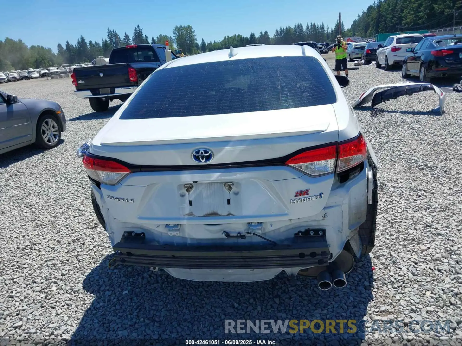 17 Photograph of a damaged car JTDBCMFE5P3015290 TOYOTA COROLLA 2023