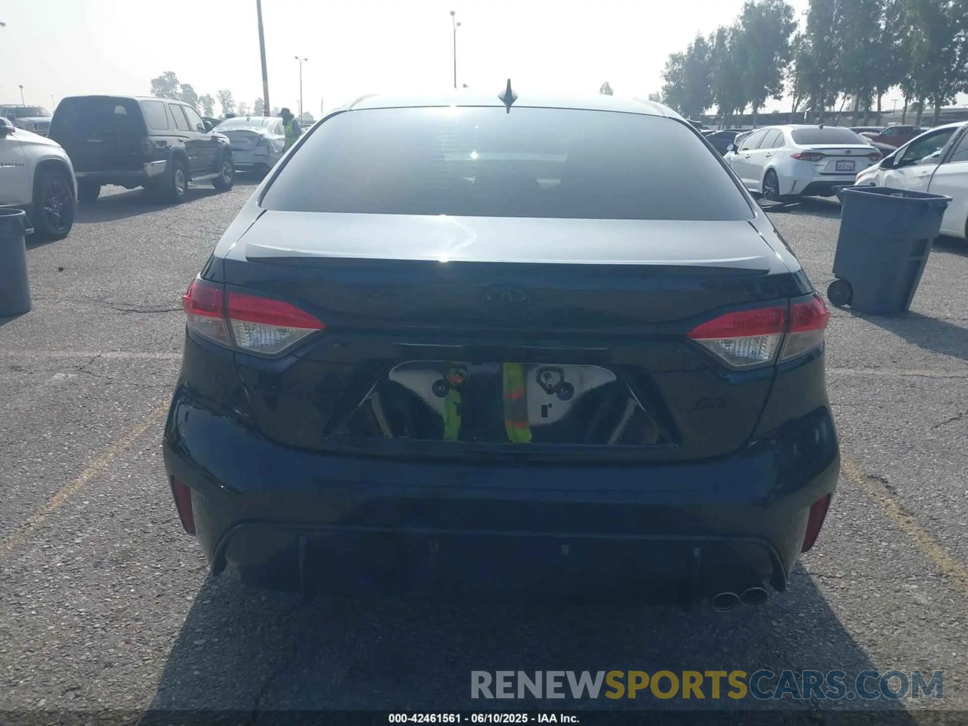 17 Photograph of a damaged car 5YFB4MCE9RP176172 TOYOTA COROLLA 2024