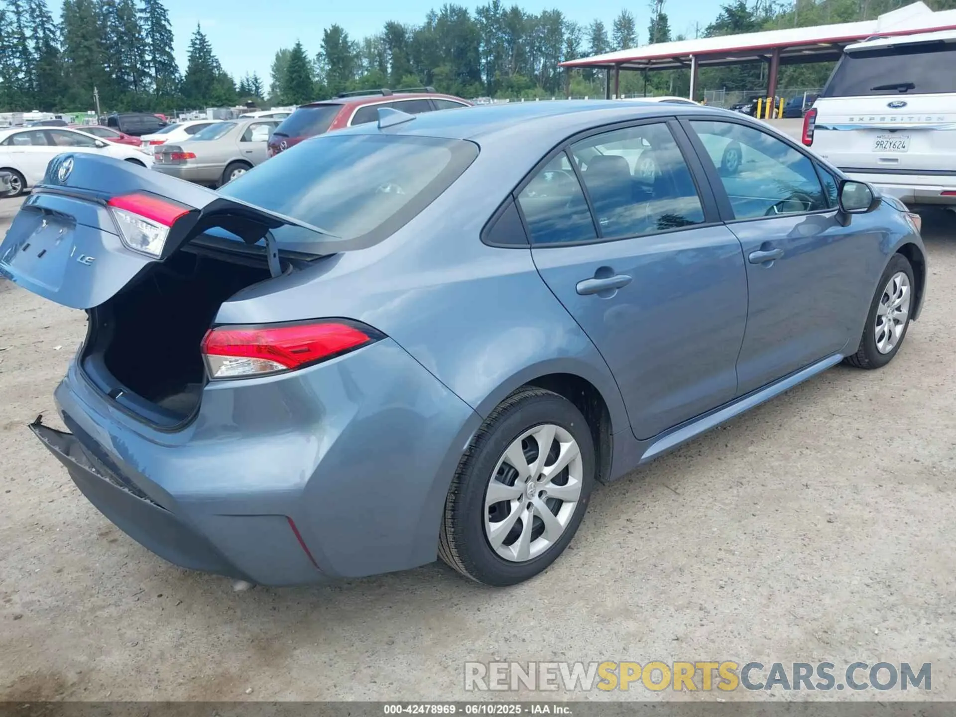 4 Photograph of a damaged car 5YFB4MDE0RP139901 TOYOTA COROLLA 2024