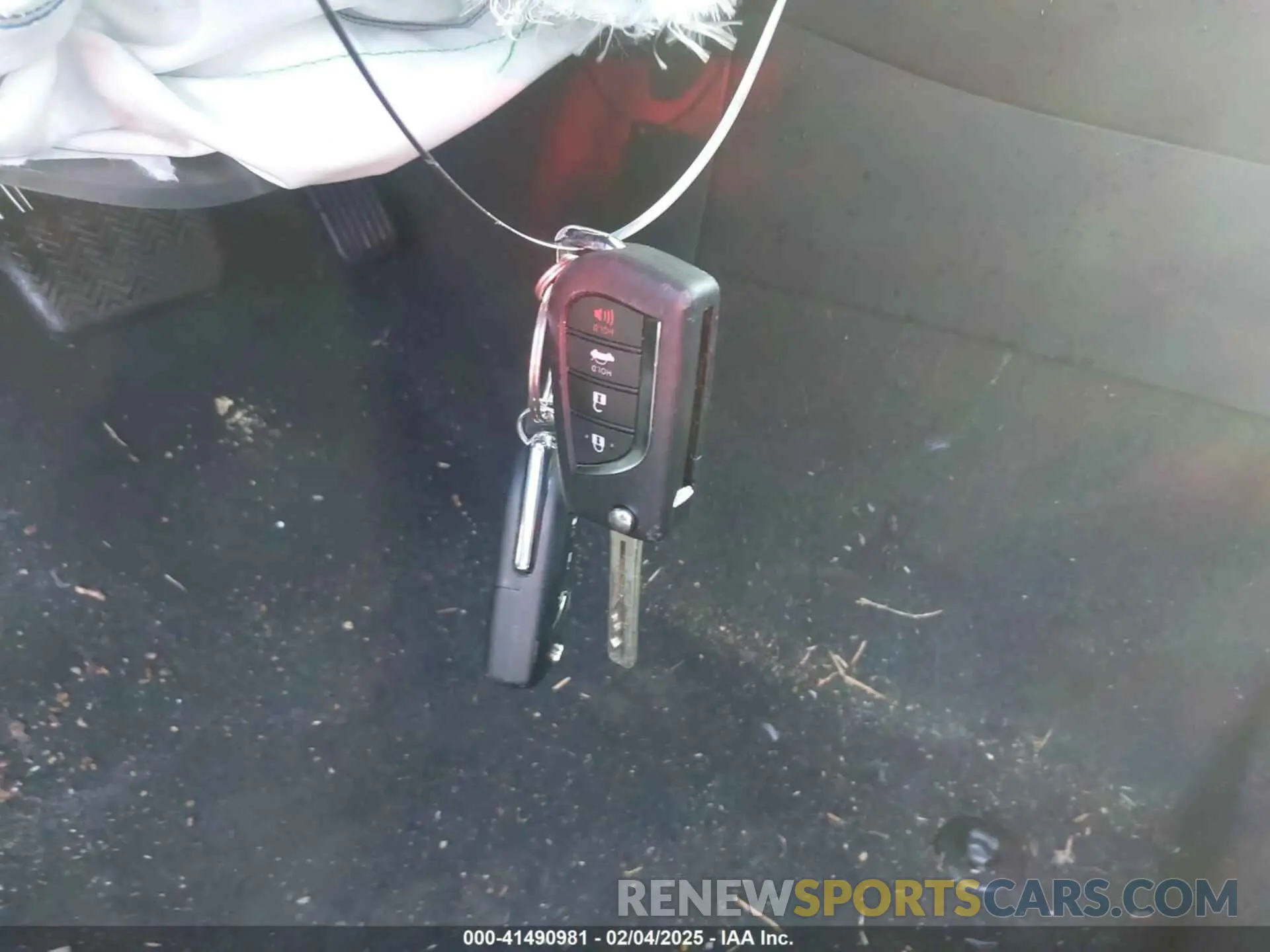 11 Photograph of a damaged car 5YFB4MDE0RP190640 TOYOTA COROLLA 2024