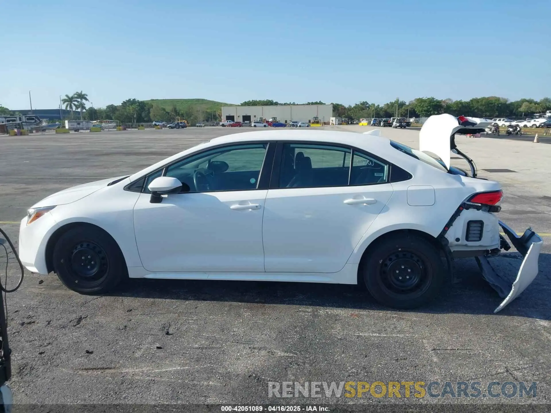 14 Photograph of a damaged car 5YFB4MDE1RP138353 TOYOTA COROLLA 2024