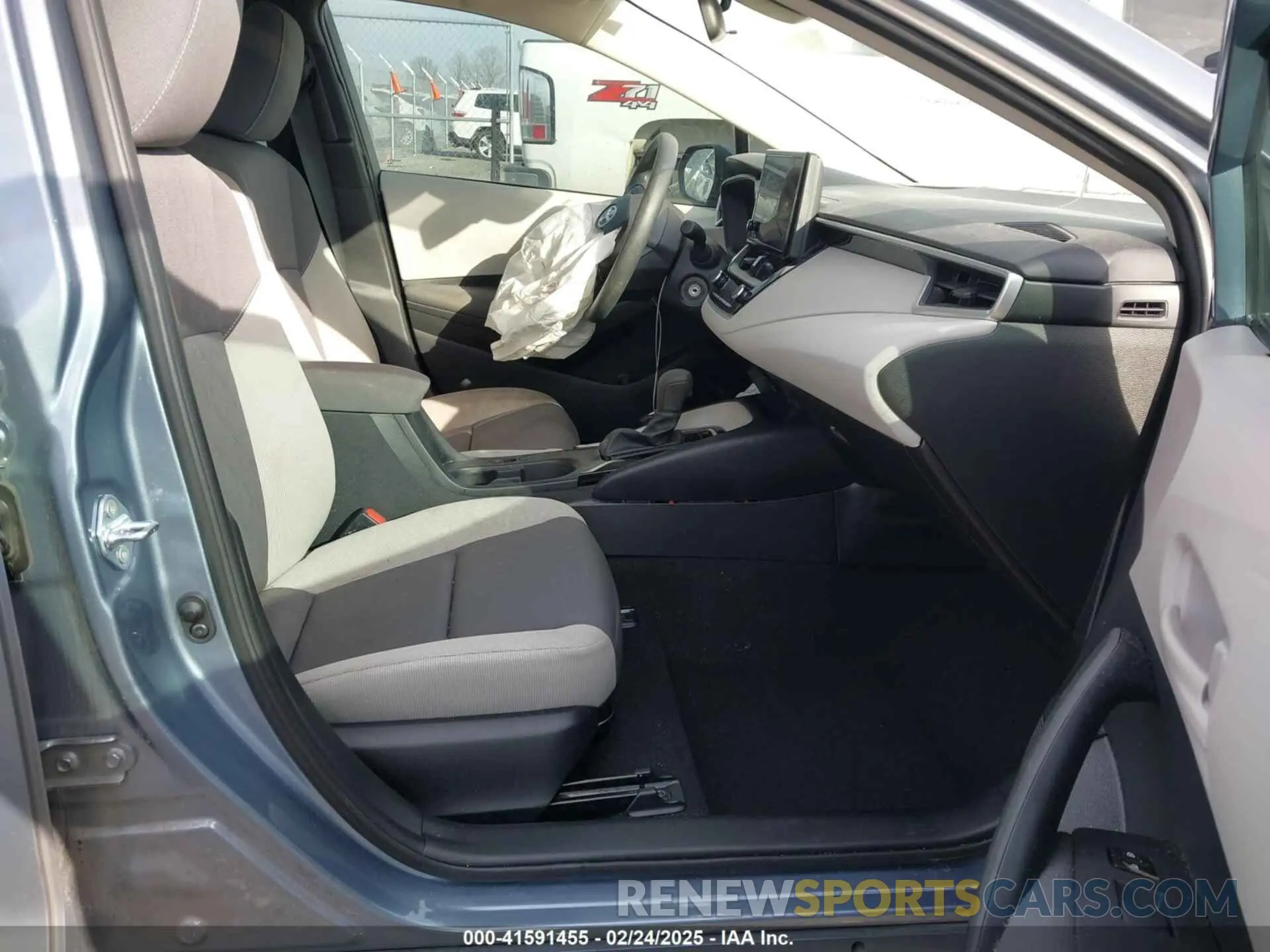 5 Photograph of a damaged car 5YFB4MDE1RP139373 TOYOTA COROLLA 2024