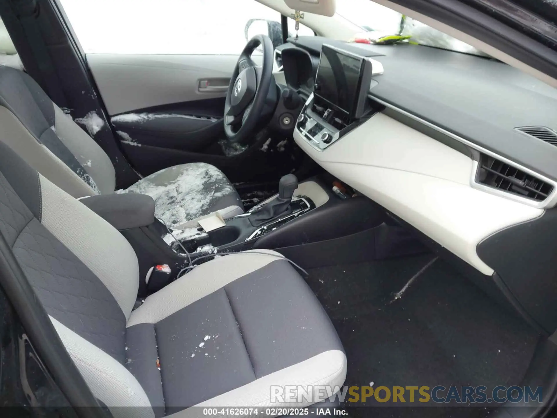 5 Photograph of a damaged car 5YFB4MDE1RP202875 TOYOTA COROLLA 2024