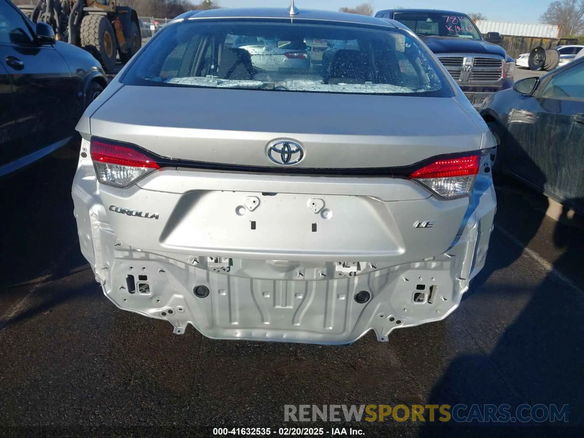 16 Photograph of a damaged car 5YFB4MDE1RP203573 TOYOTA COROLLA 2024