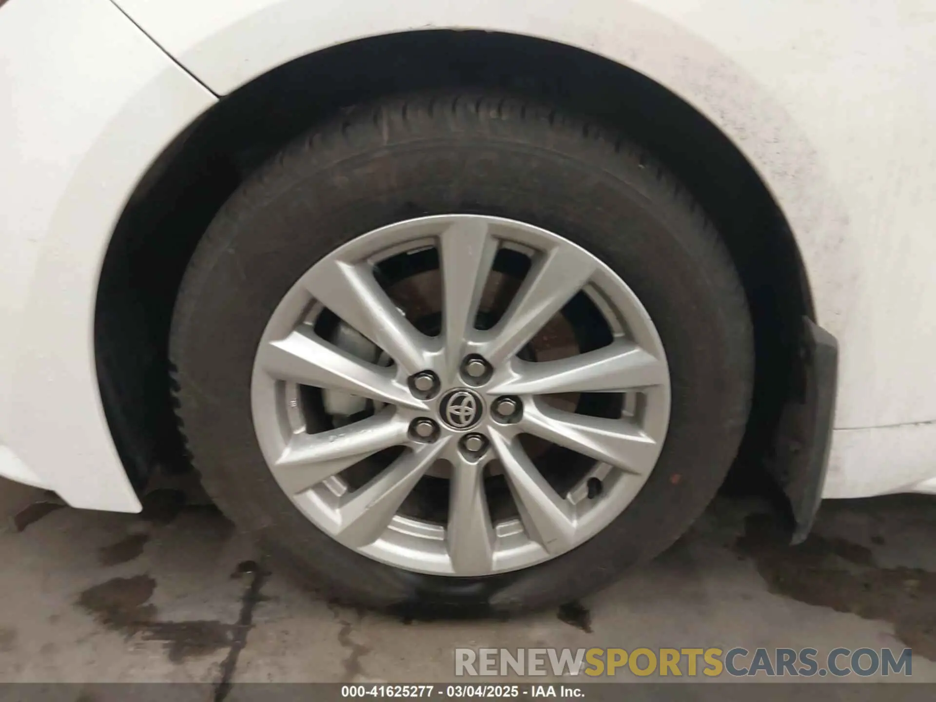 12 Photograph of a damaged car 5YFB4MDE1RP213407 TOYOTA COROLLA 2024