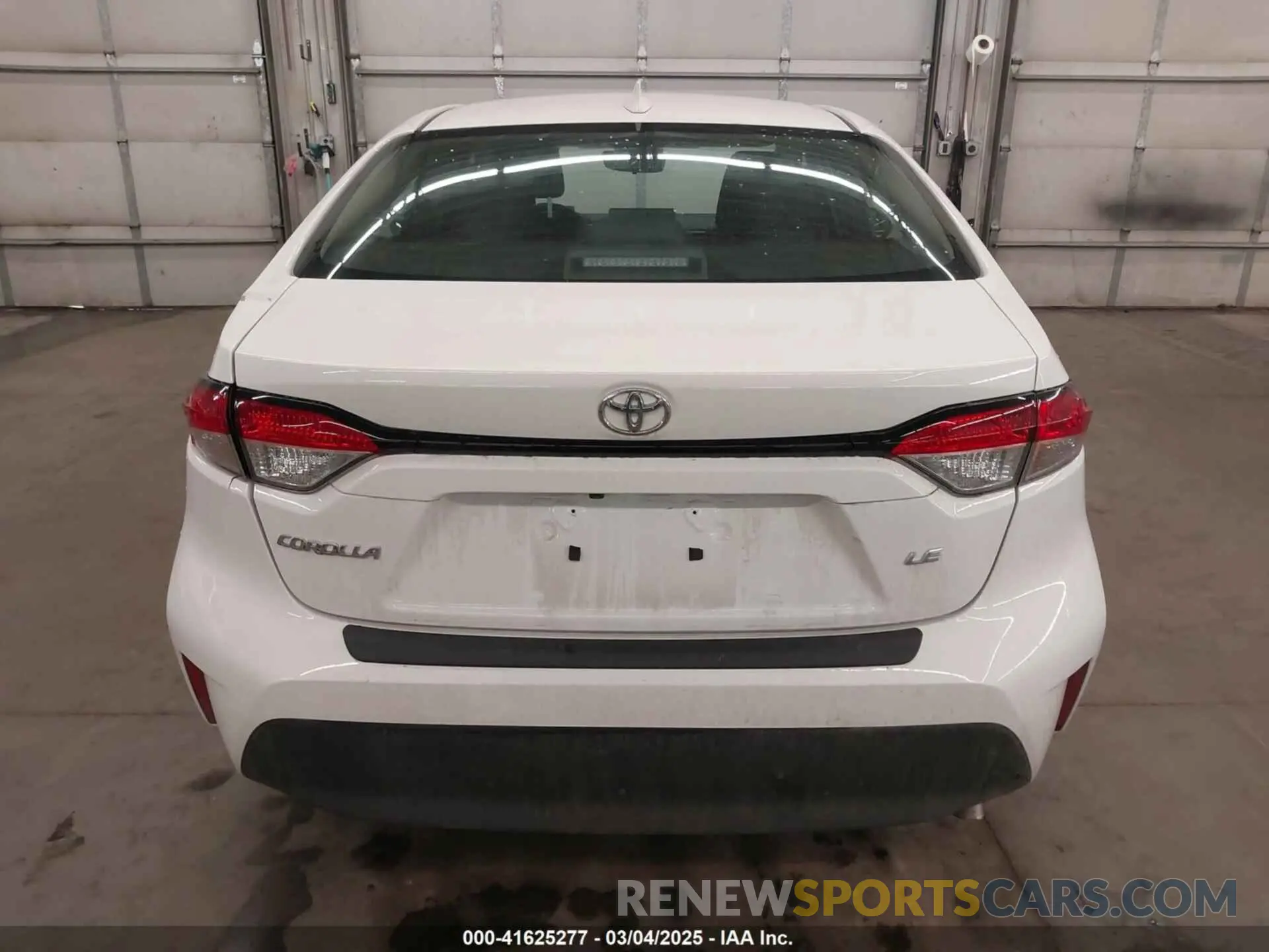 17 Photograph of a damaged car 5YFB4MDE1RP213407 TOYOTA COROLLA 2024