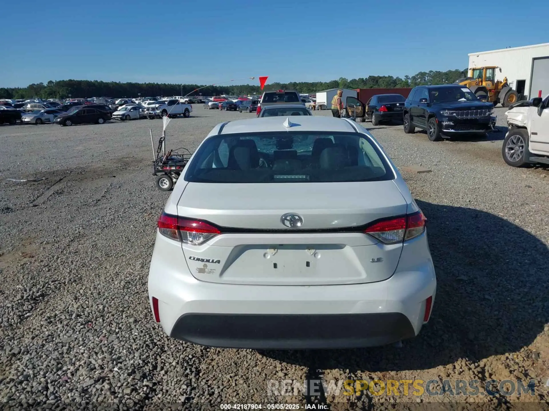 17 Photograph of a damaged car 5YFB4MDE2RP152441 TOYOTA COROLLA 2024