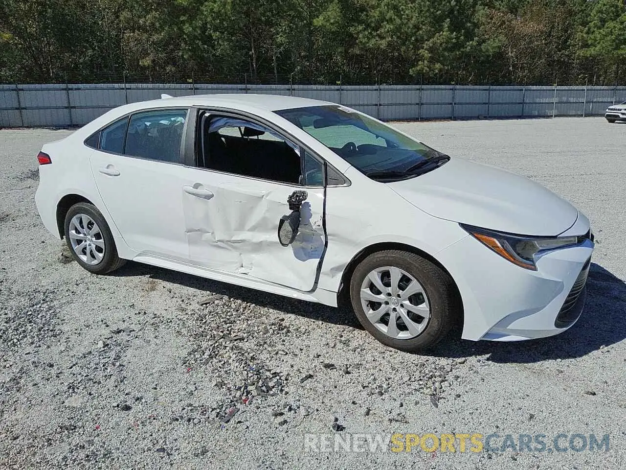 4 Photograph of a damaged car 5YFB4MDE2RP165741 TOYOTA COROLLA 2024