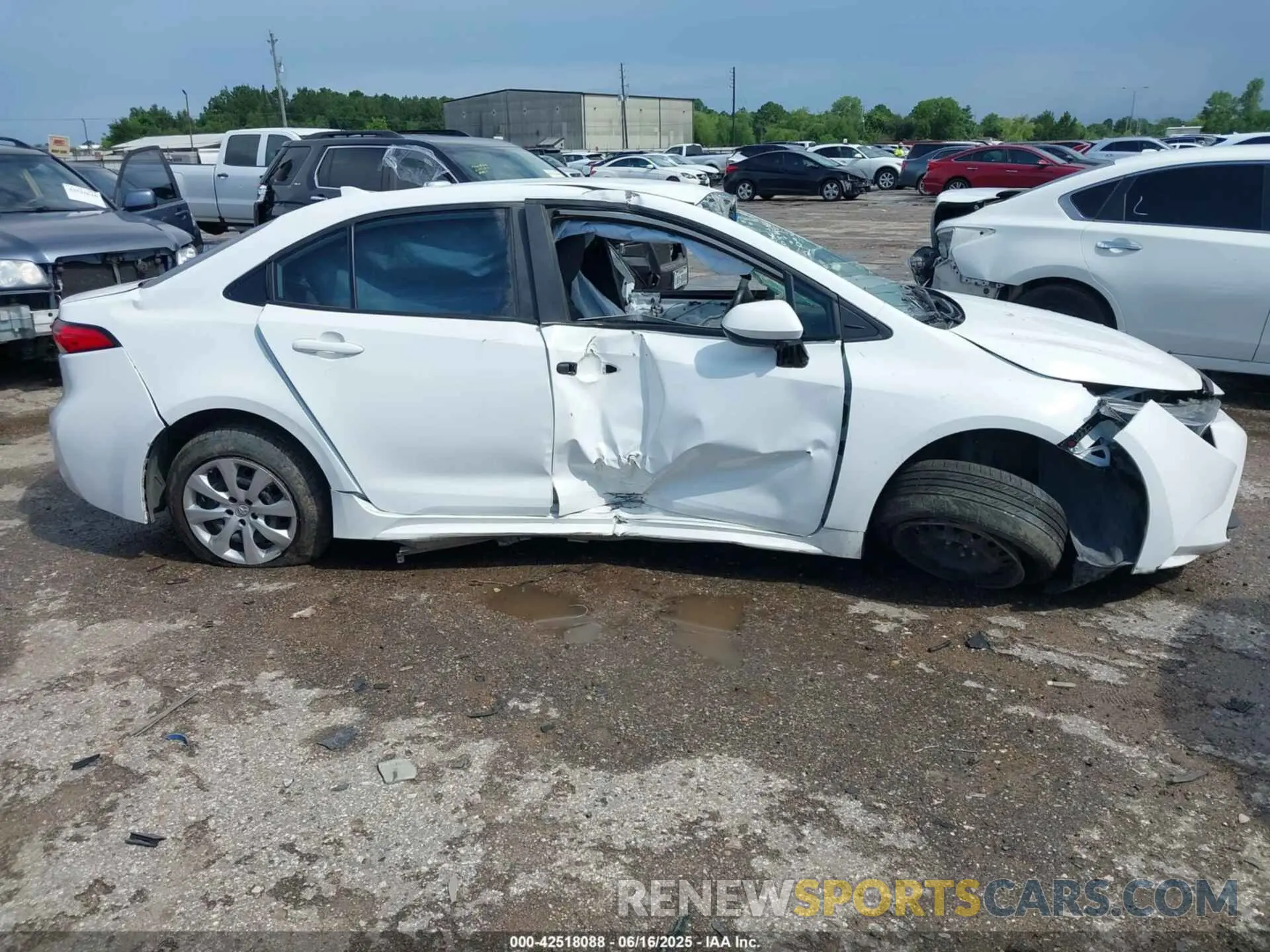 13 Photograph of a damaged car 5YFB4MDE3RP088832 TOYOTA COROLLA 2024