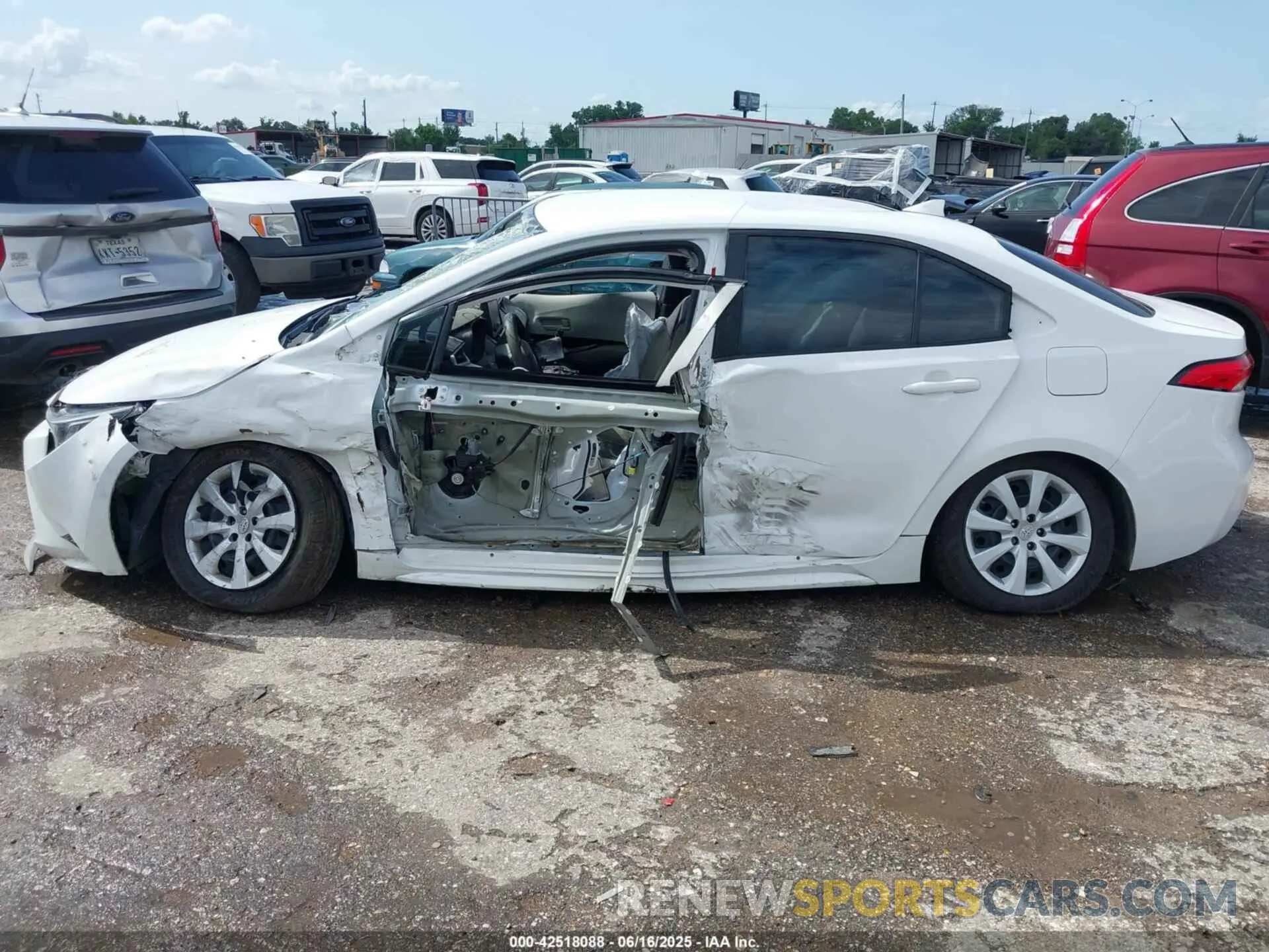 14 Photograph of a damaged car 5YFB4MDE3RP088832 TOYOTA COROLLA 2024