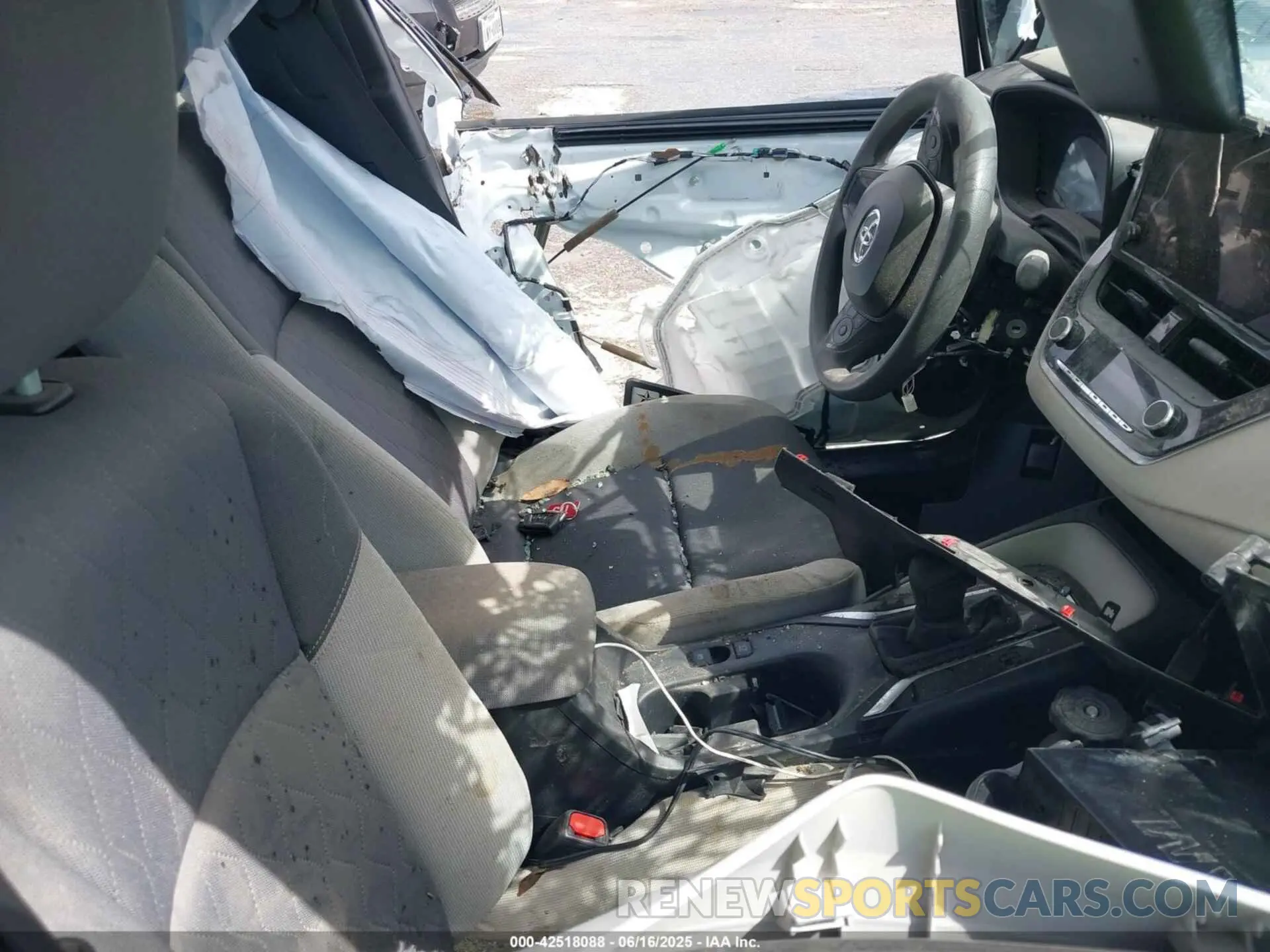 5 Photograph of a damaged car 5YFB4MDE3RP088832 TOYOTA COROLLA 2024
