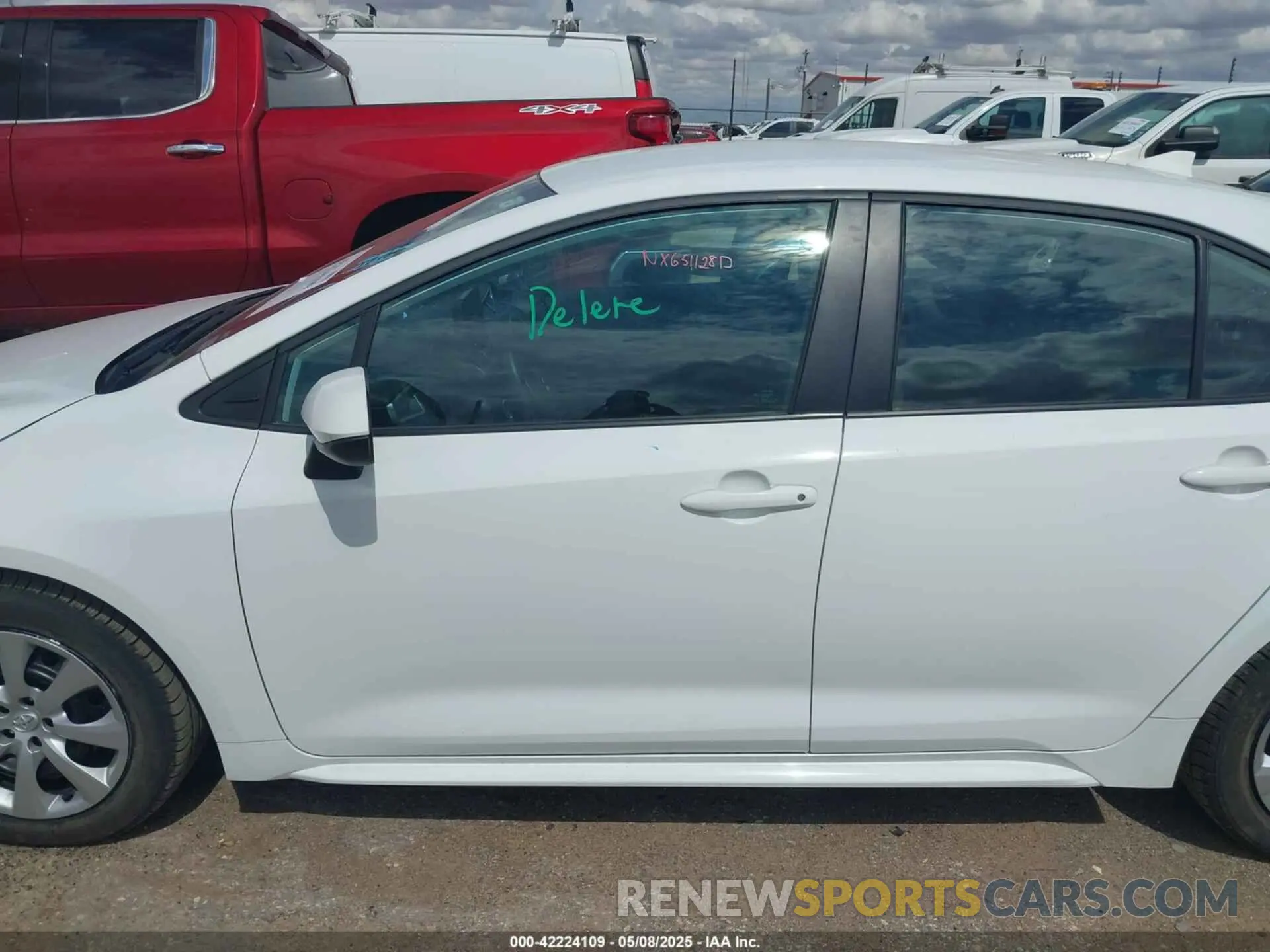 14 Photograph of a damaged car 5YFB4MDE3RP090192 TOYOTA COROLLA 2024