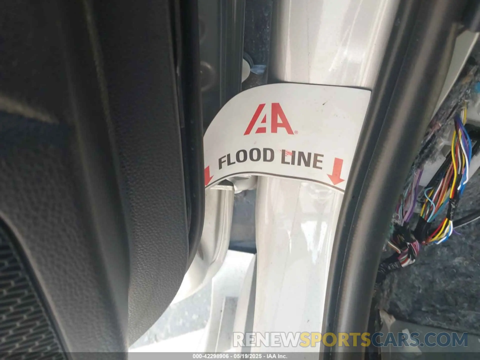 13 Photograph of a damaged car 5YFB4MDE3RP105998 TOYOTA COROLLA 2024