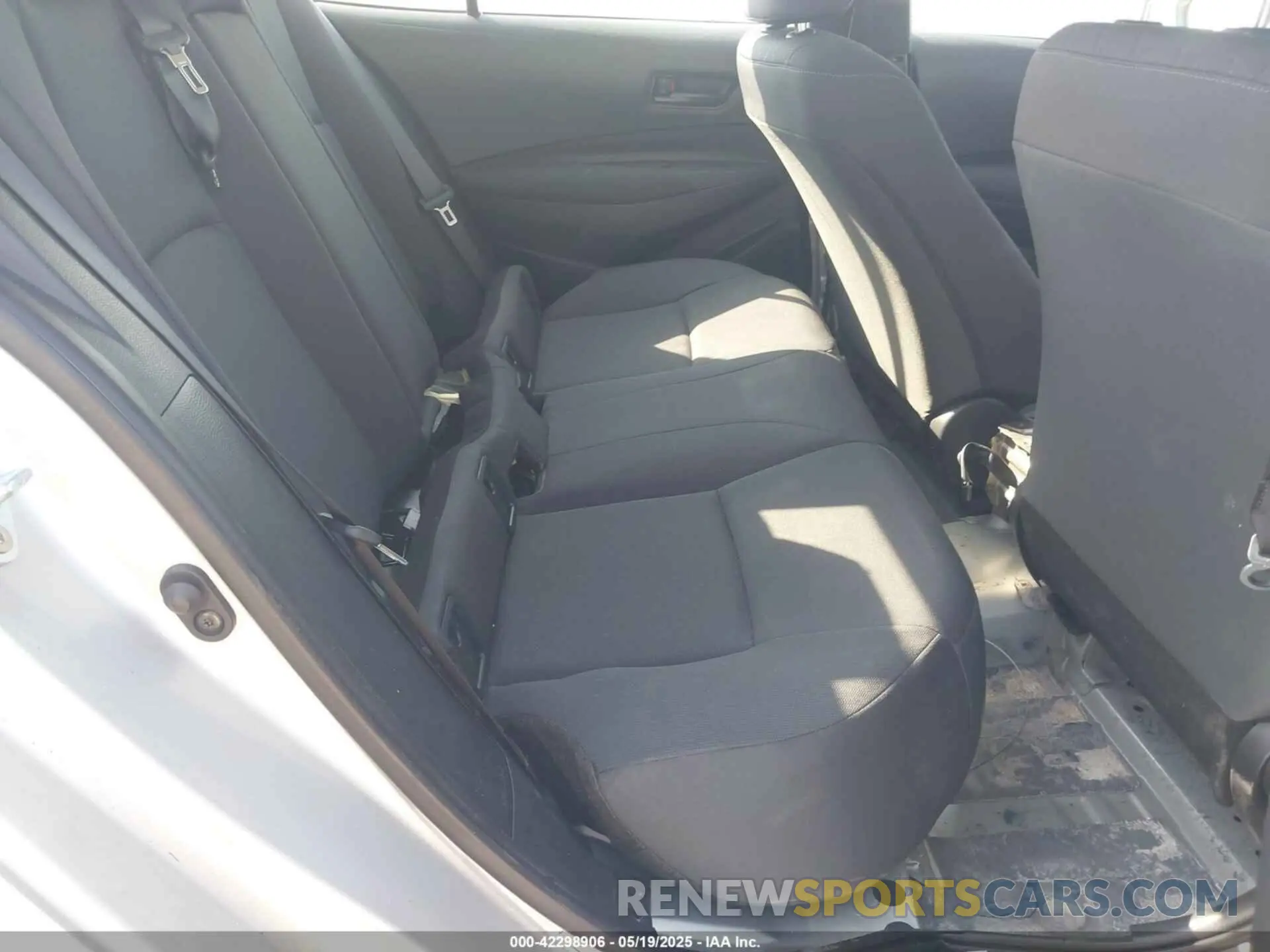 8 Photograph of a damaged car 5YFB4MDE3RP105998 TOYOTA COROLLA 2024