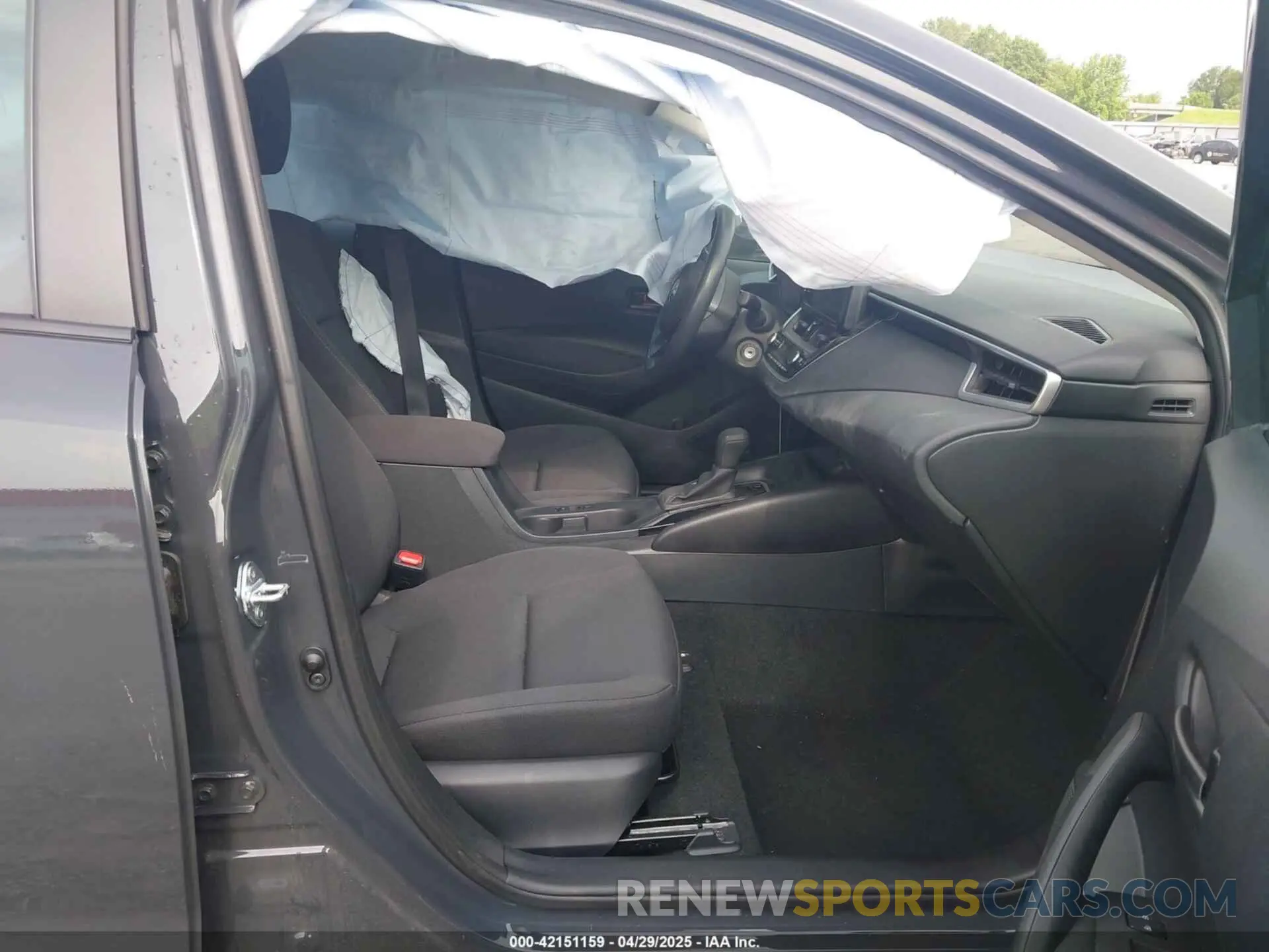 5 Photograph of a damaged car 5YFB4MDE3RP109873 TOYOTA COROLLA 2024