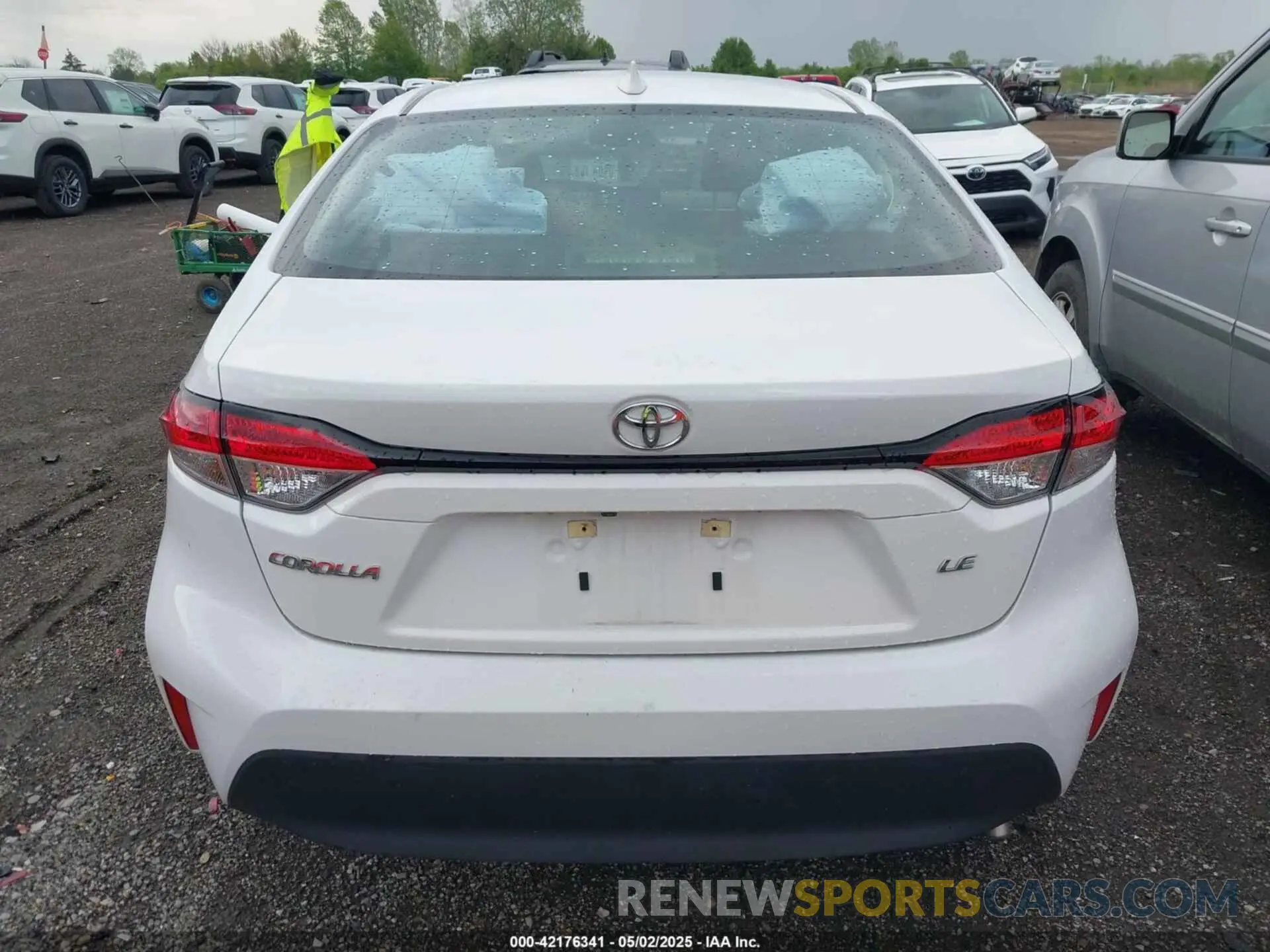 16 Photograph of a damaged car 5YFB4MDE3RP124194 TOYOTA COROLLA 2024