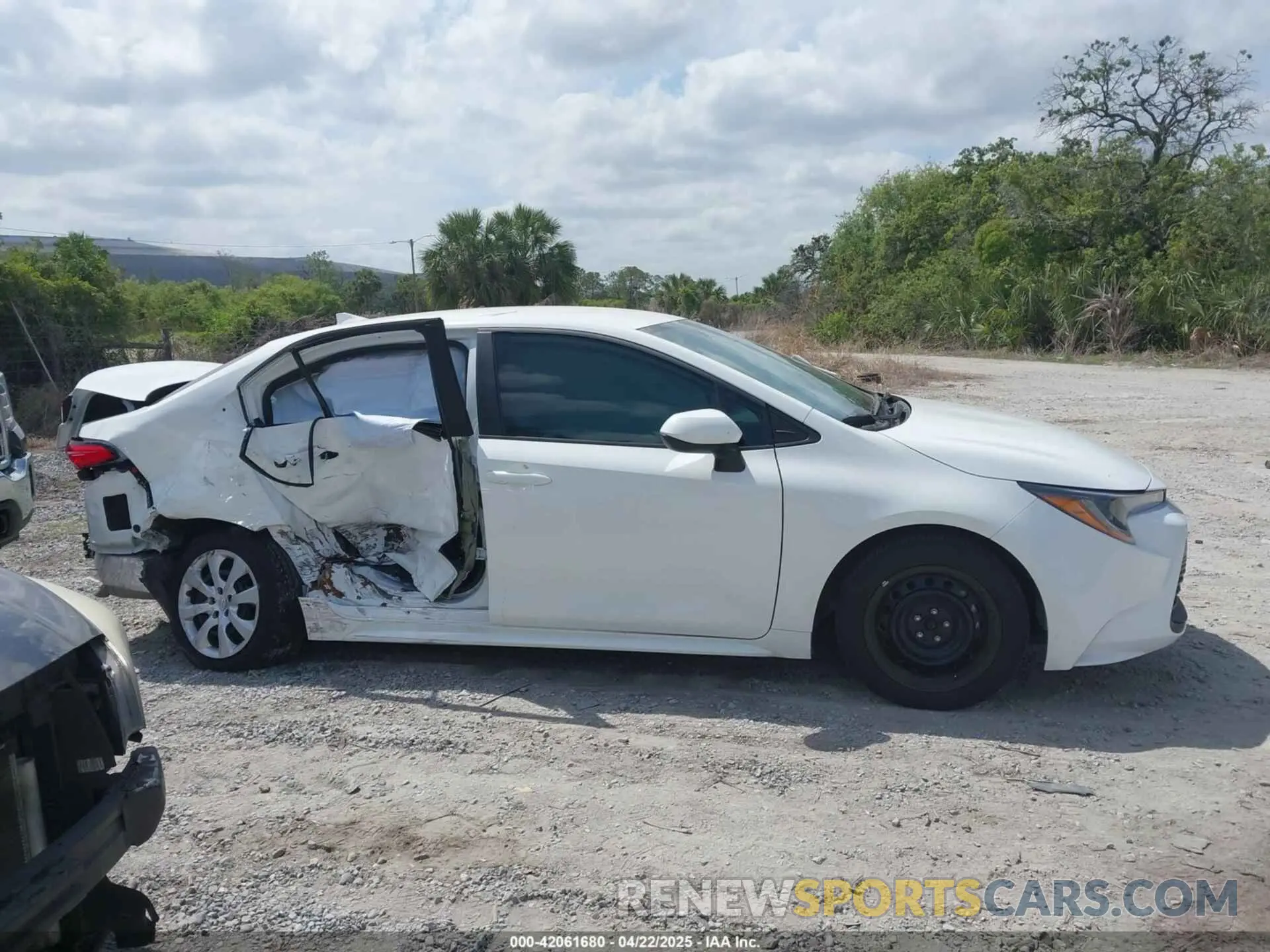 13 Photograph of a damaged car 5YFB4MDE3RP163478 TOYOTA COROLLA 2024
