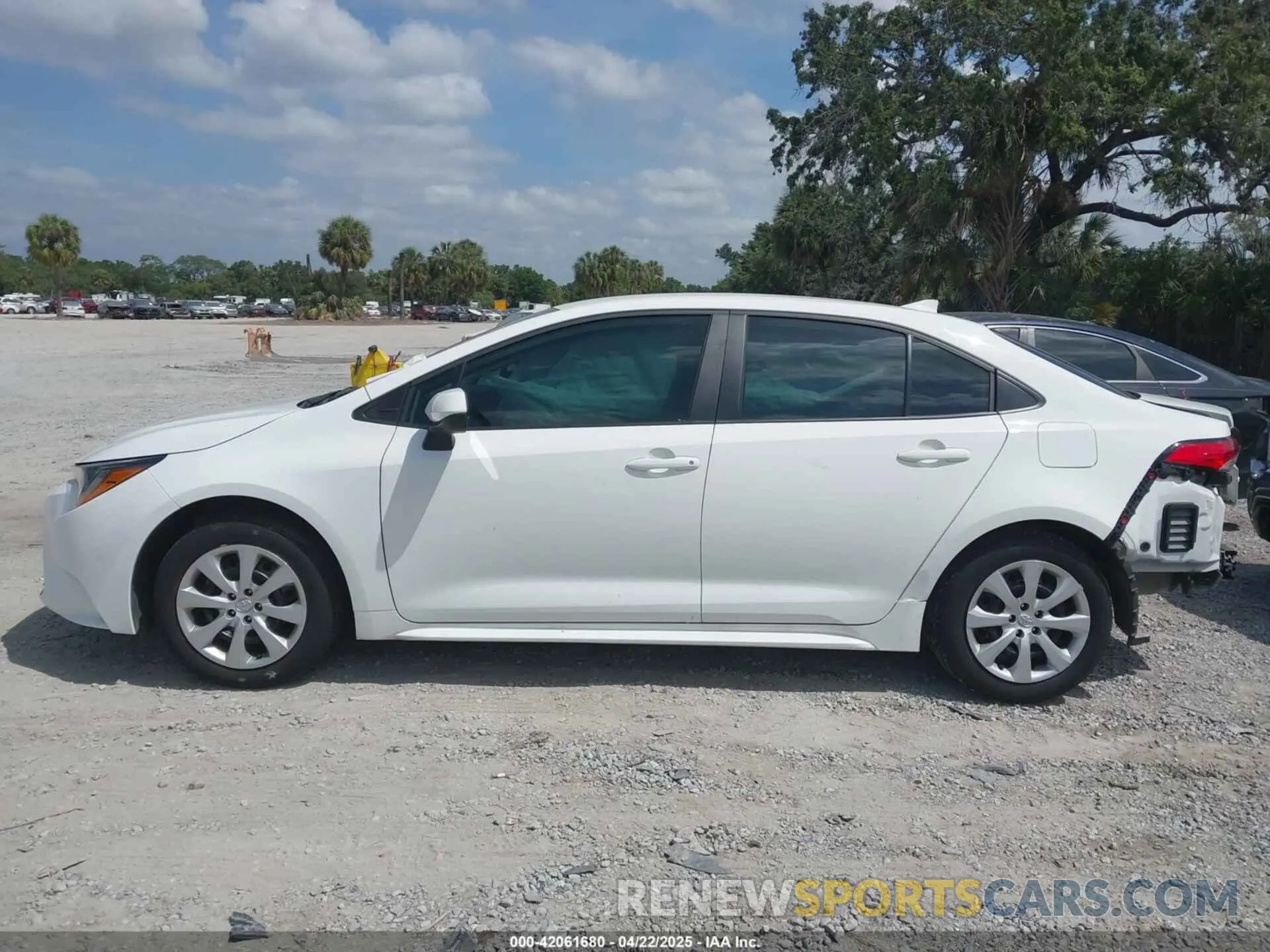 14 Photograph of a damaged car 5YFB4MDE3RP163478 TOYOTA COROLLA 2024
