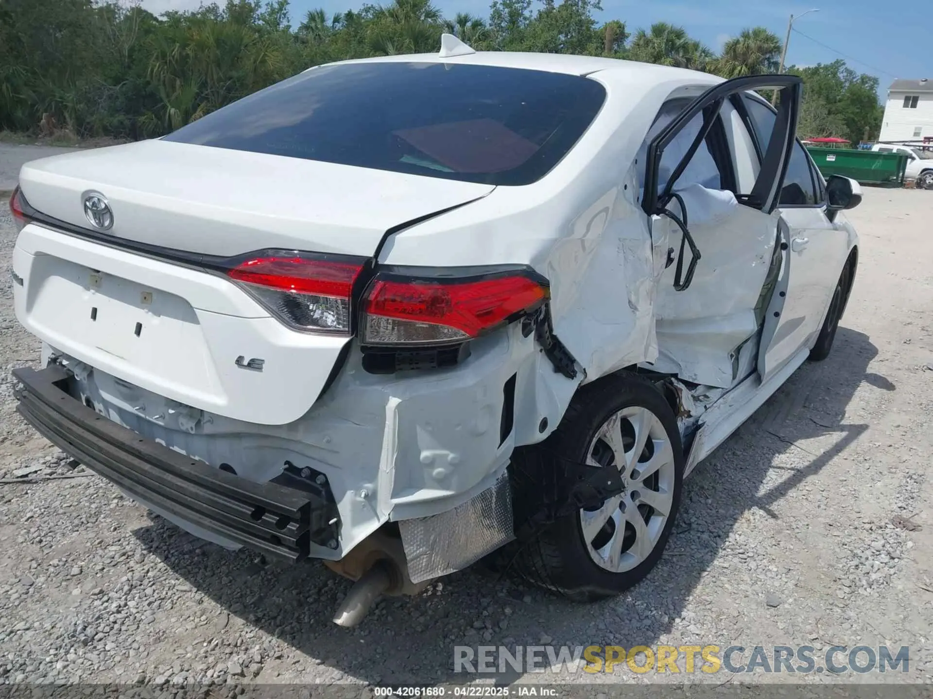 17 Photograph of a damaged car 5YFB4MDE3RP163478 TOYOTA COROLLA 2024