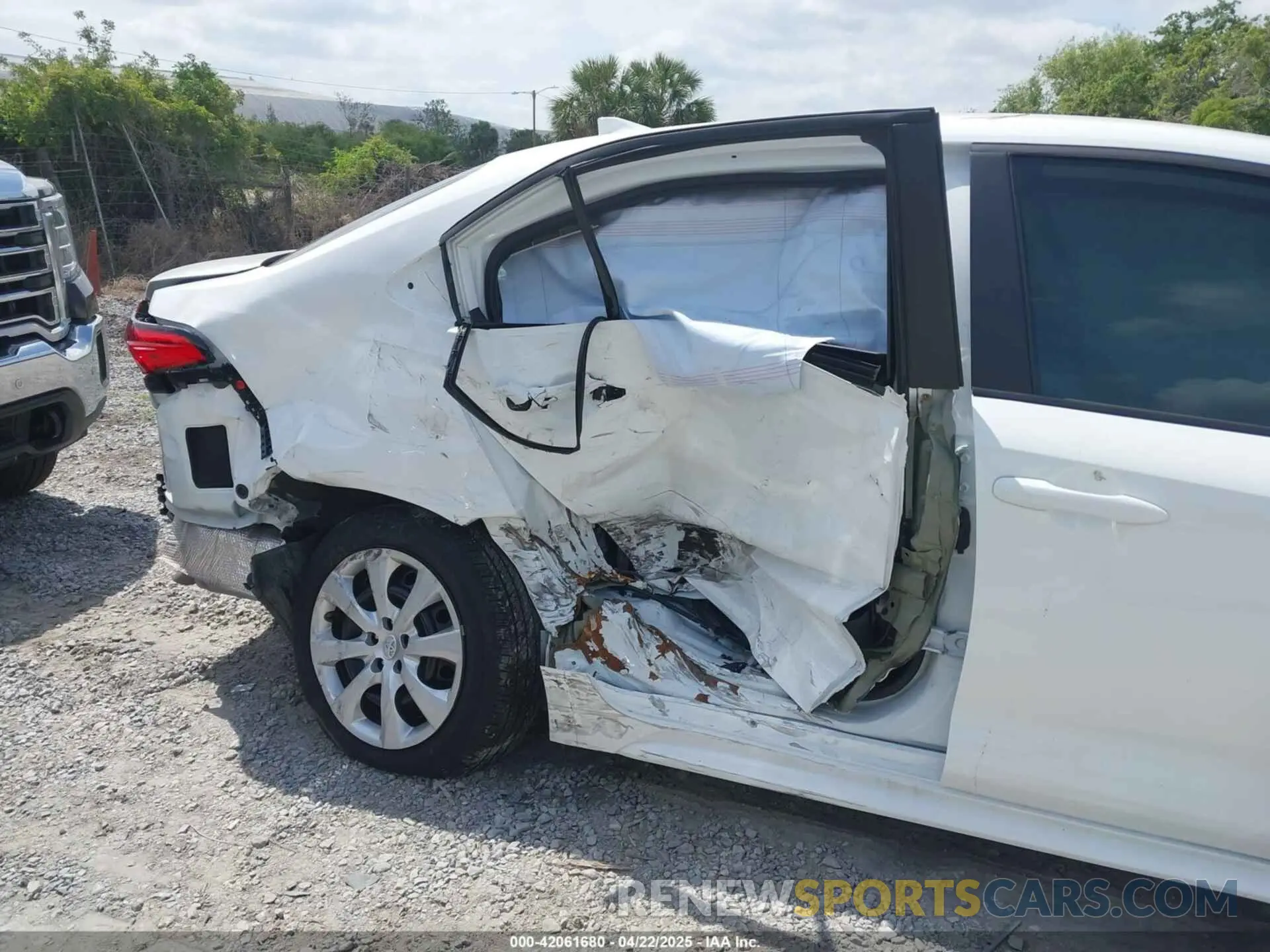 6 Photograph of a damaged car 5YFB4MDE3RP163478 TOYOTA COROLLA 2024