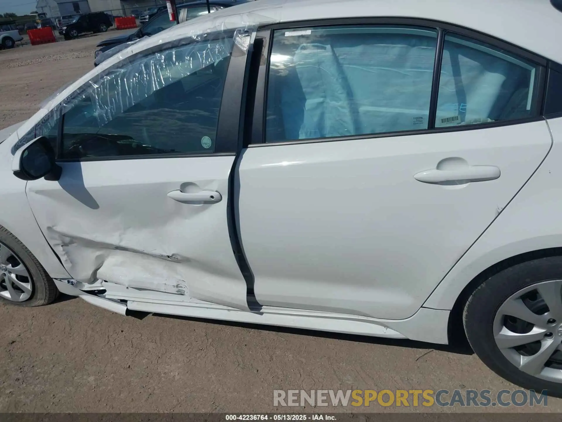 14 Photograph of a damaged car 5YFB4MDE3RP184136 TOYOTA COROLLA 2024