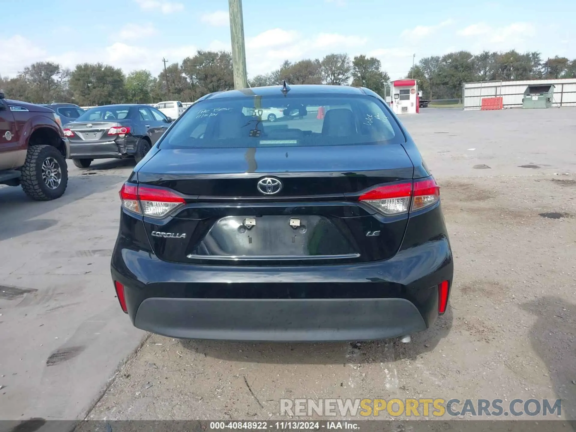 17 Photograph of a damaged car 5YFB4MDE4RP093232 TOYOTA COROLLA 2024