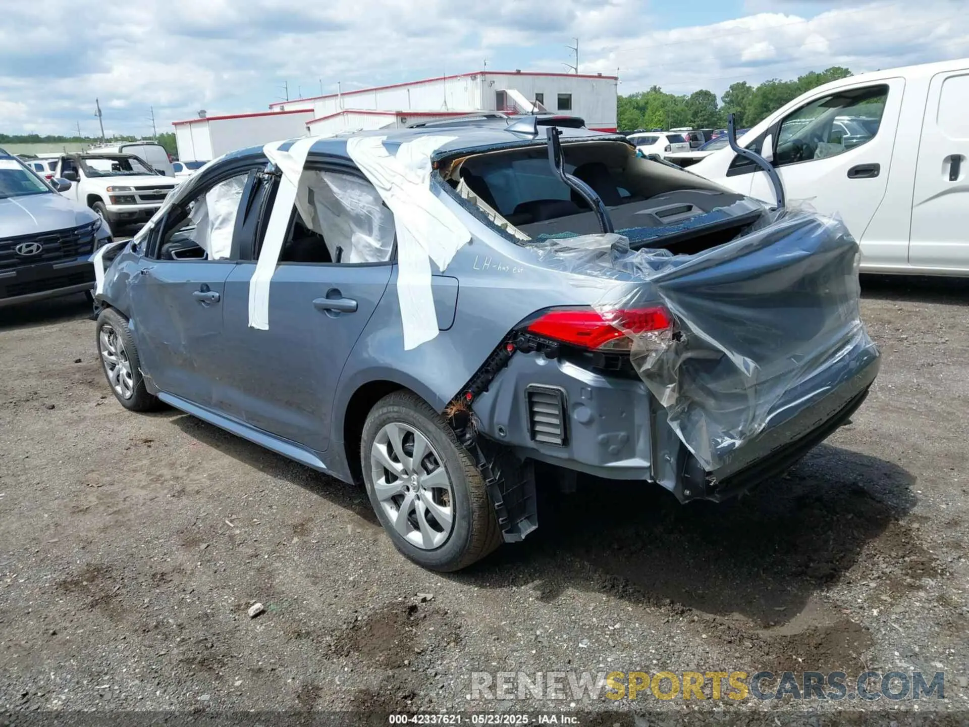 3 Photograph of a damaged car 5YFB4MDE4RP109137 TOYOTA COROLLA 2024