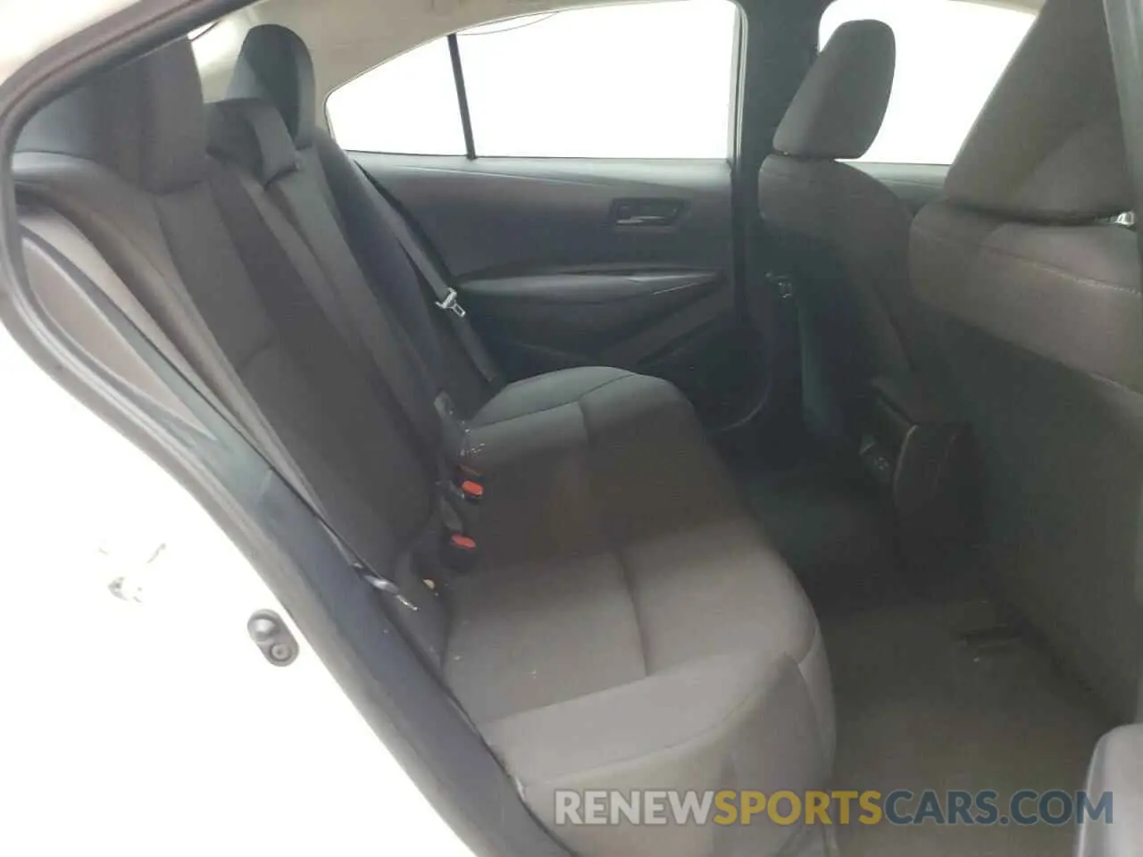 10 Photograph of a damaged car 5YFB4MDE6RP108779 TOYOTA COROLLA 2024