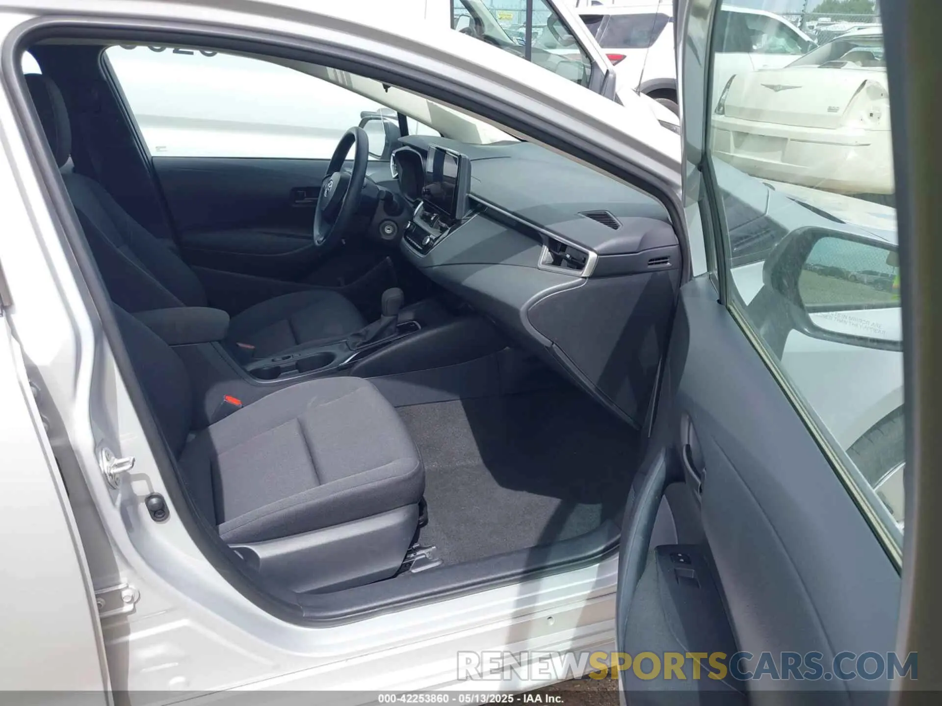 5 Photograph of a damaged car 5YFB4MDE6RP131026 TOYOTA COROLLA 2024