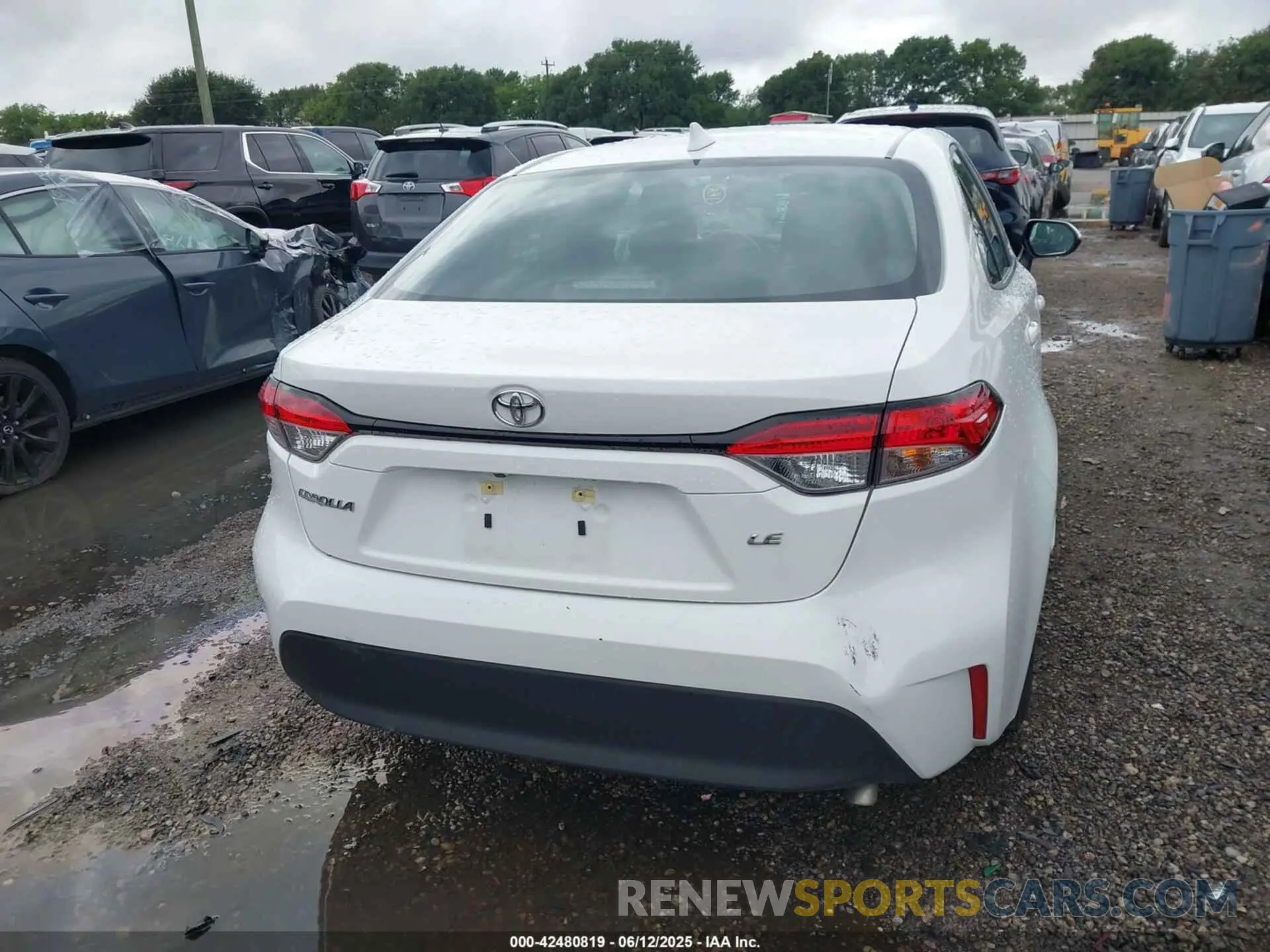 16 Photograph of a damaged car 5YFB4MDE6RP191713 TOYOTA COROLLA 2024