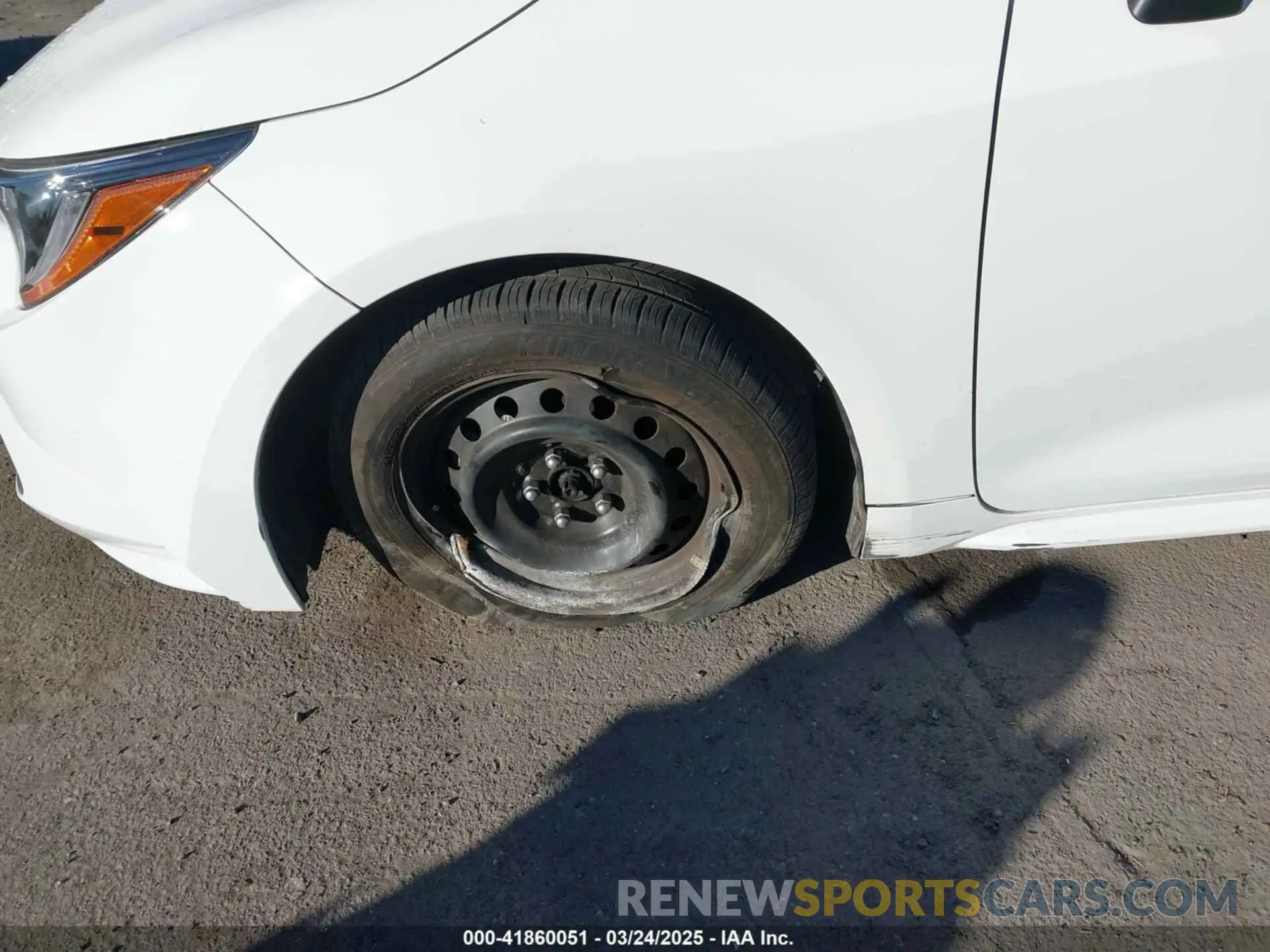 6 Photograph of a damaged car 5YFB4MDE6RP228291 TOYOTA COROLLA 2024