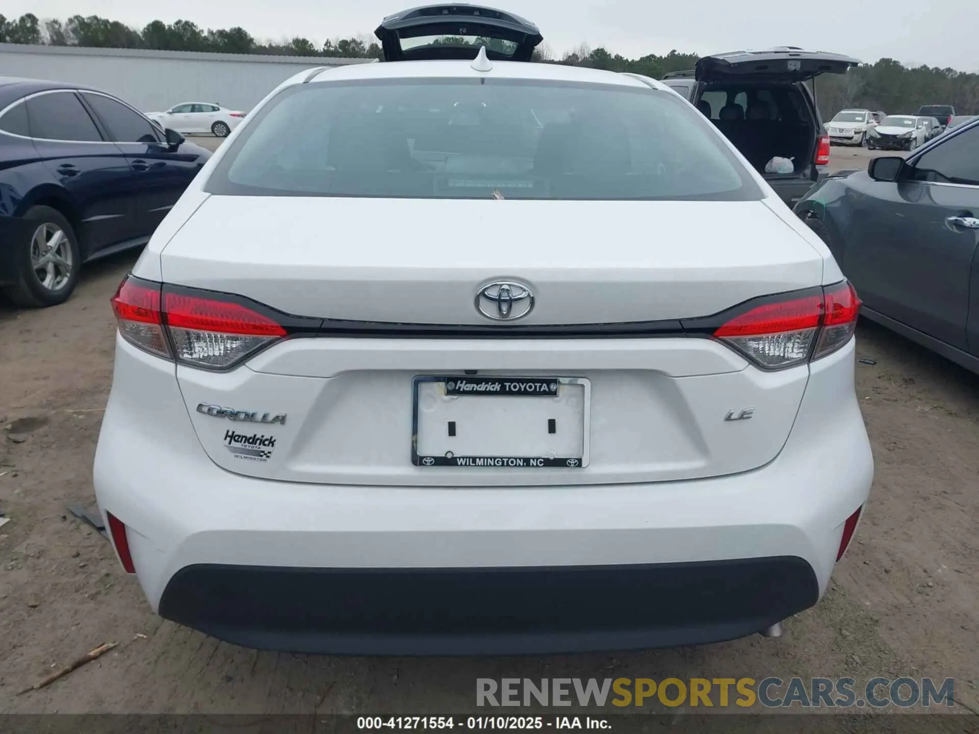 17 Photograph of a damaged car 5YFB4MDE7RP149342 TOYOTA COROLLA 2024