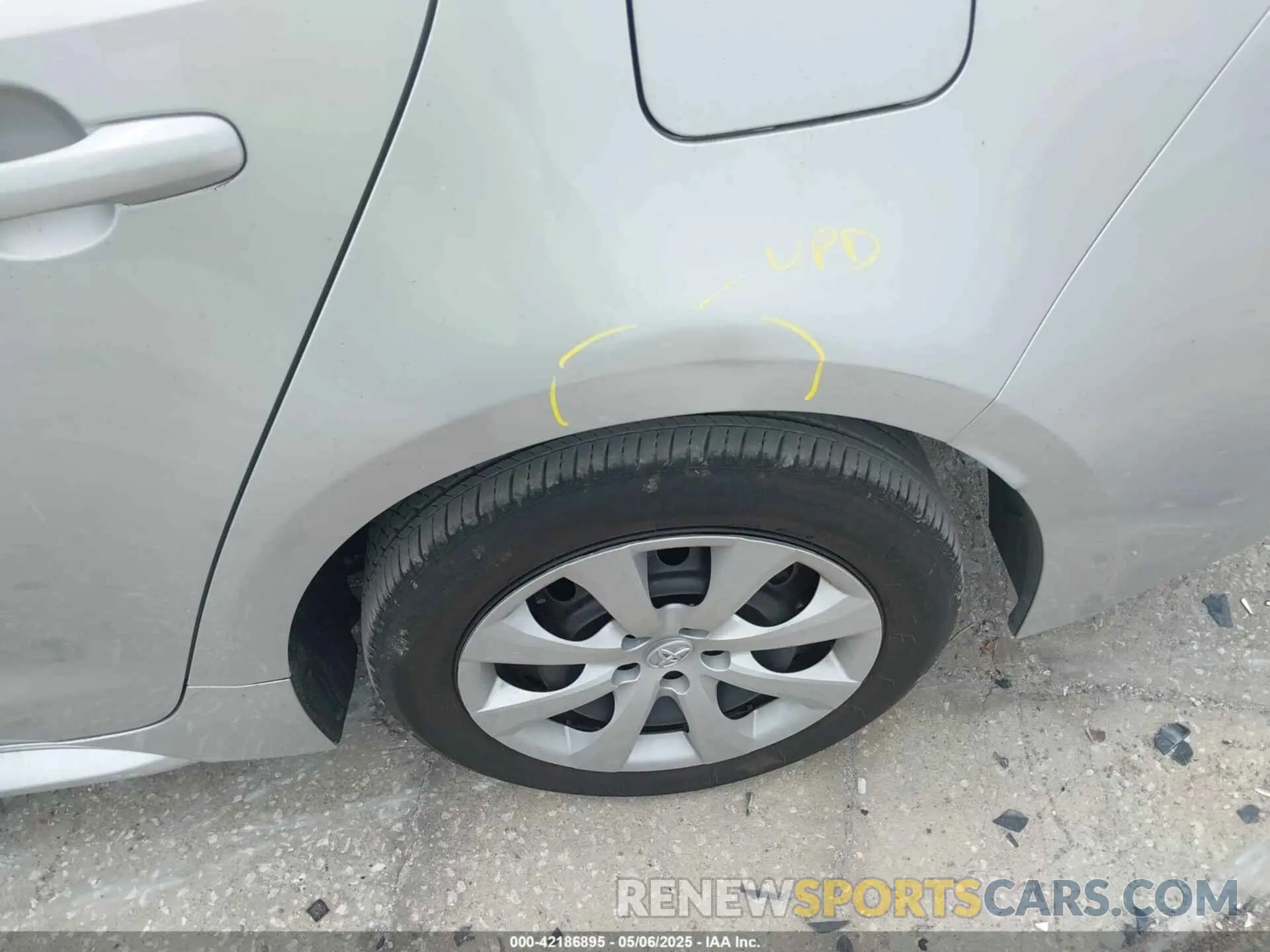 18 Photograph of a damaged car 5YFB4MDE7RP202413 TOYOTA COROLLA 2024