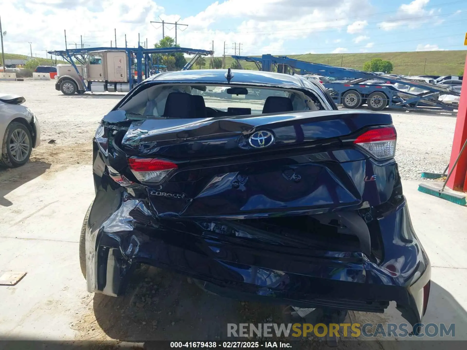 17 Photograph of a damaged car 5YFB4MDE8RP107083 TOYOTA COROLLA 2024