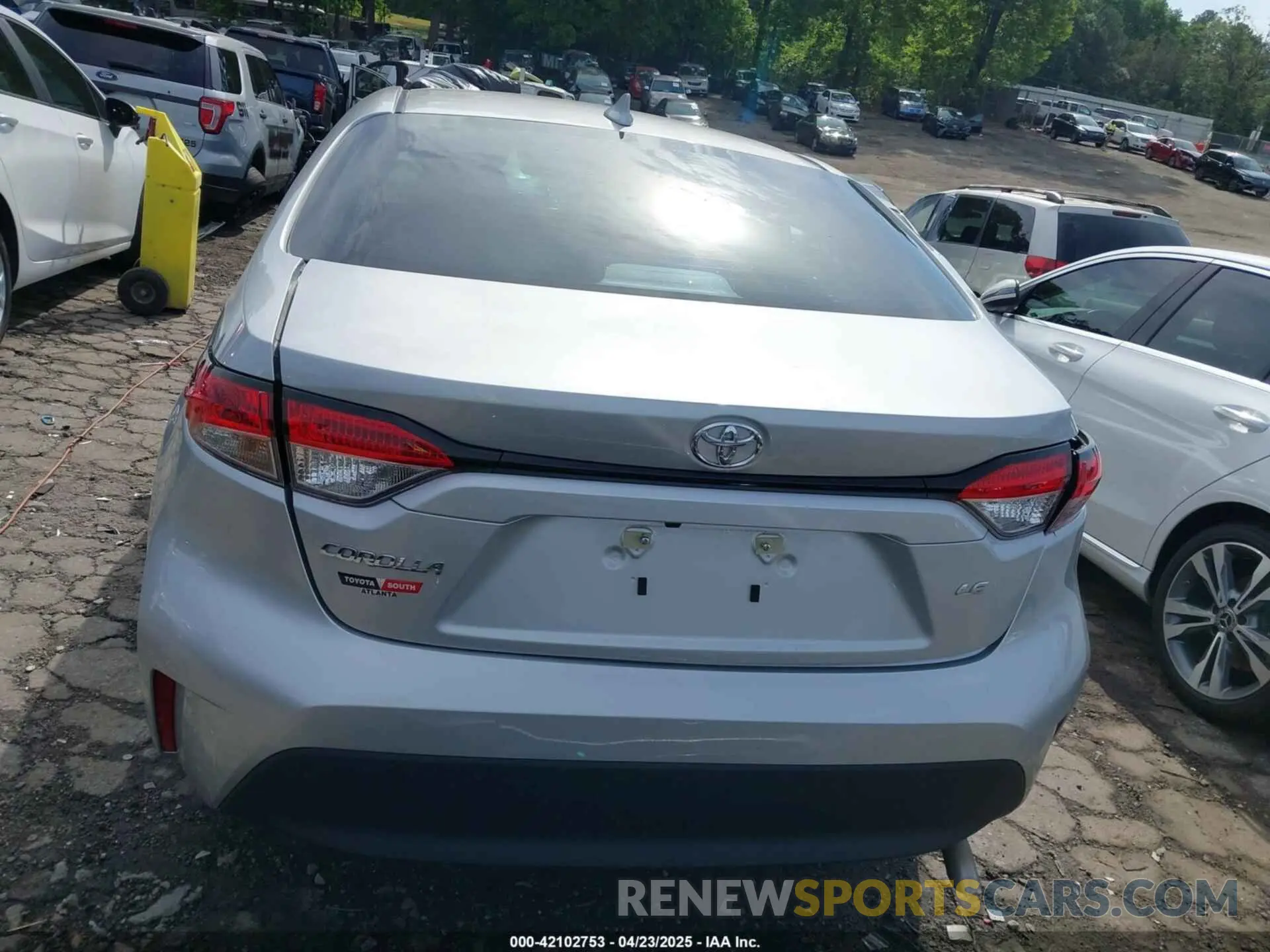 16 Photograph of a damaged car 5YFB4MDE8RP170720 TOYOTA COROLLA 2024