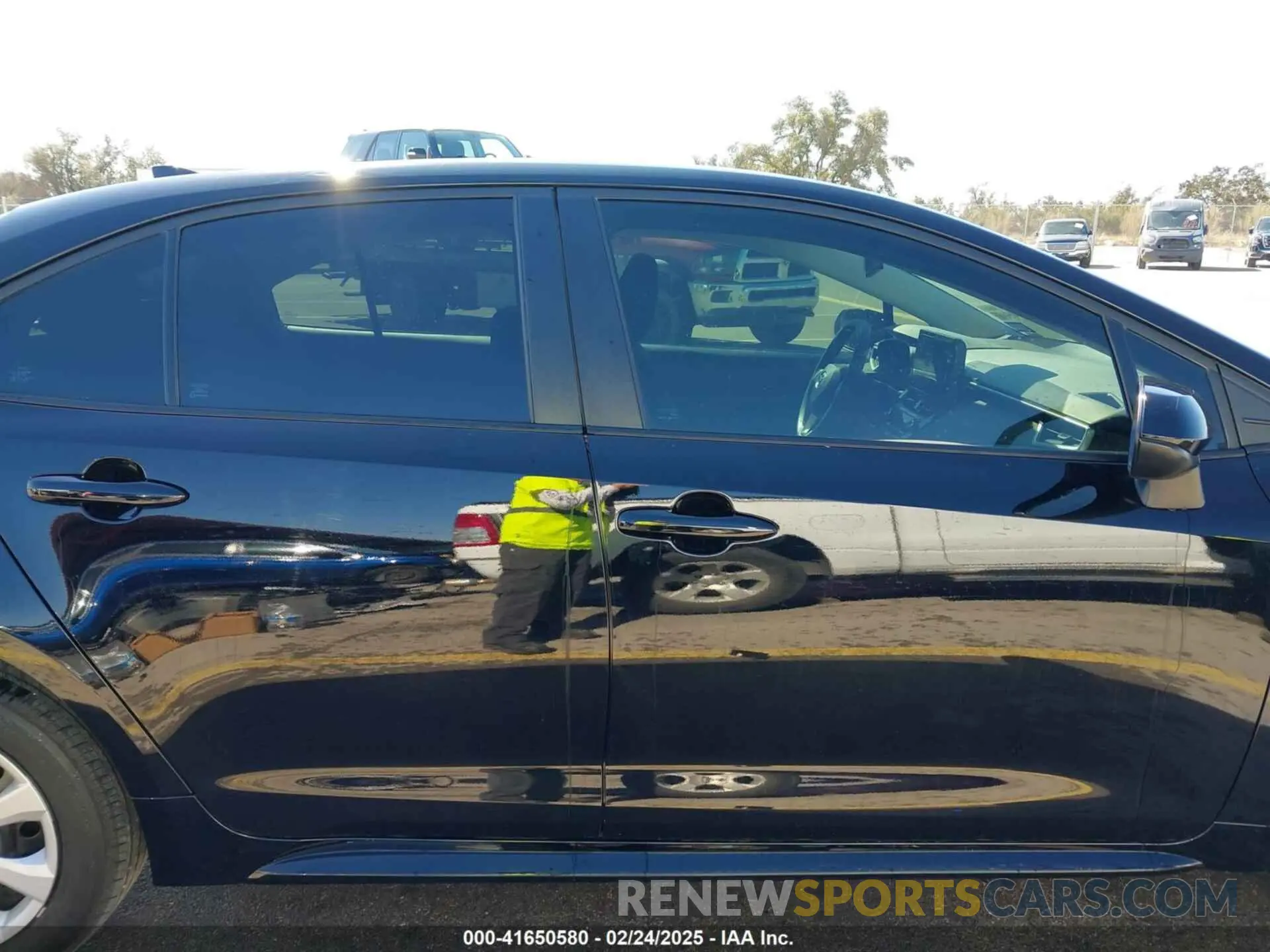 14 Photograph of a damaged car 5YFB4MDE8RP194872 TOYOTA COROLLA 2024