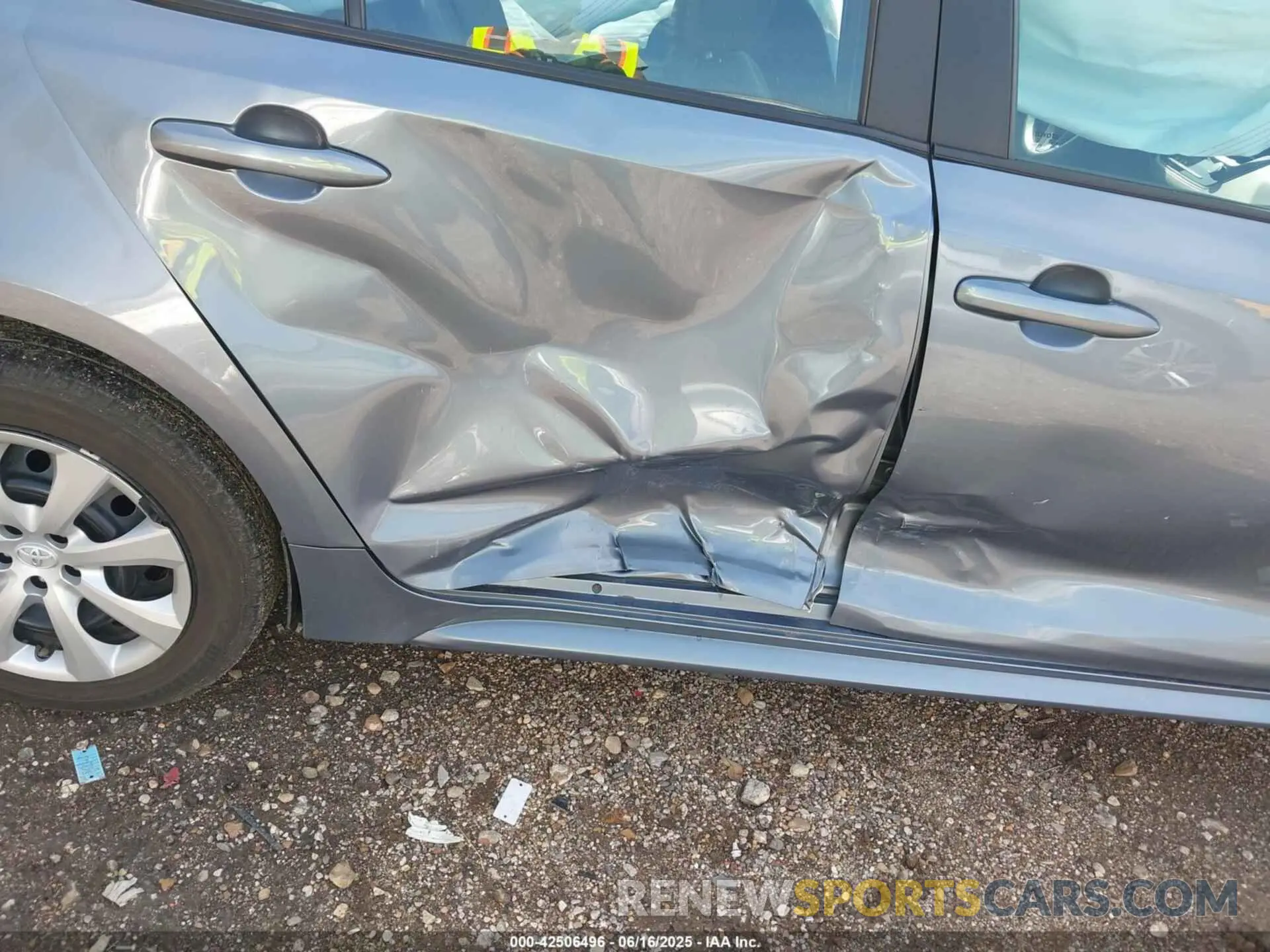 6 Photograph of a damaged car 5YFB4MDE9RP106945 TOYOTA COROLLA 2024