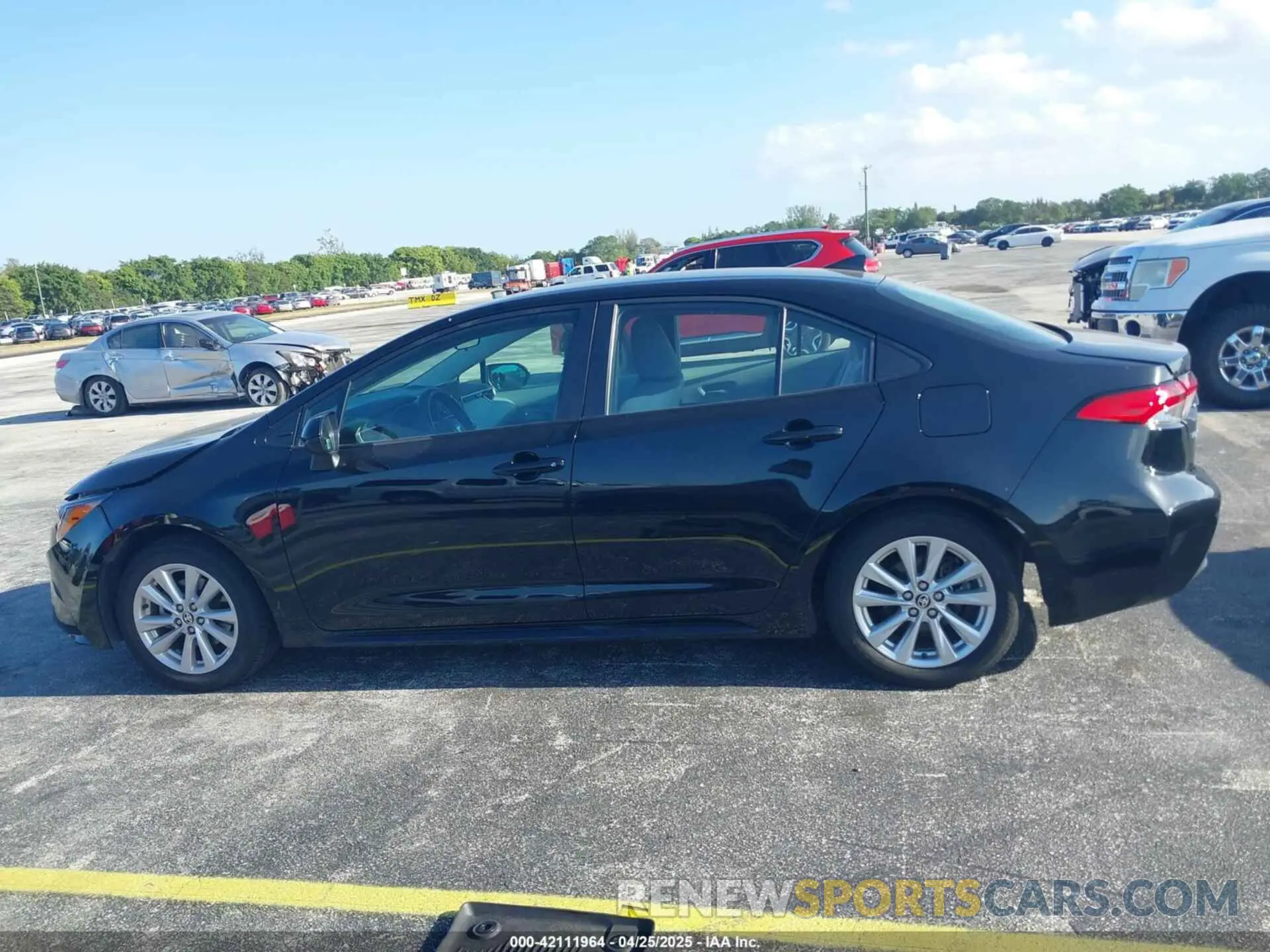 14 Photograph of a damaged car 5YFB4MDE9RP147835 TOYOTA COROLLA 2024
