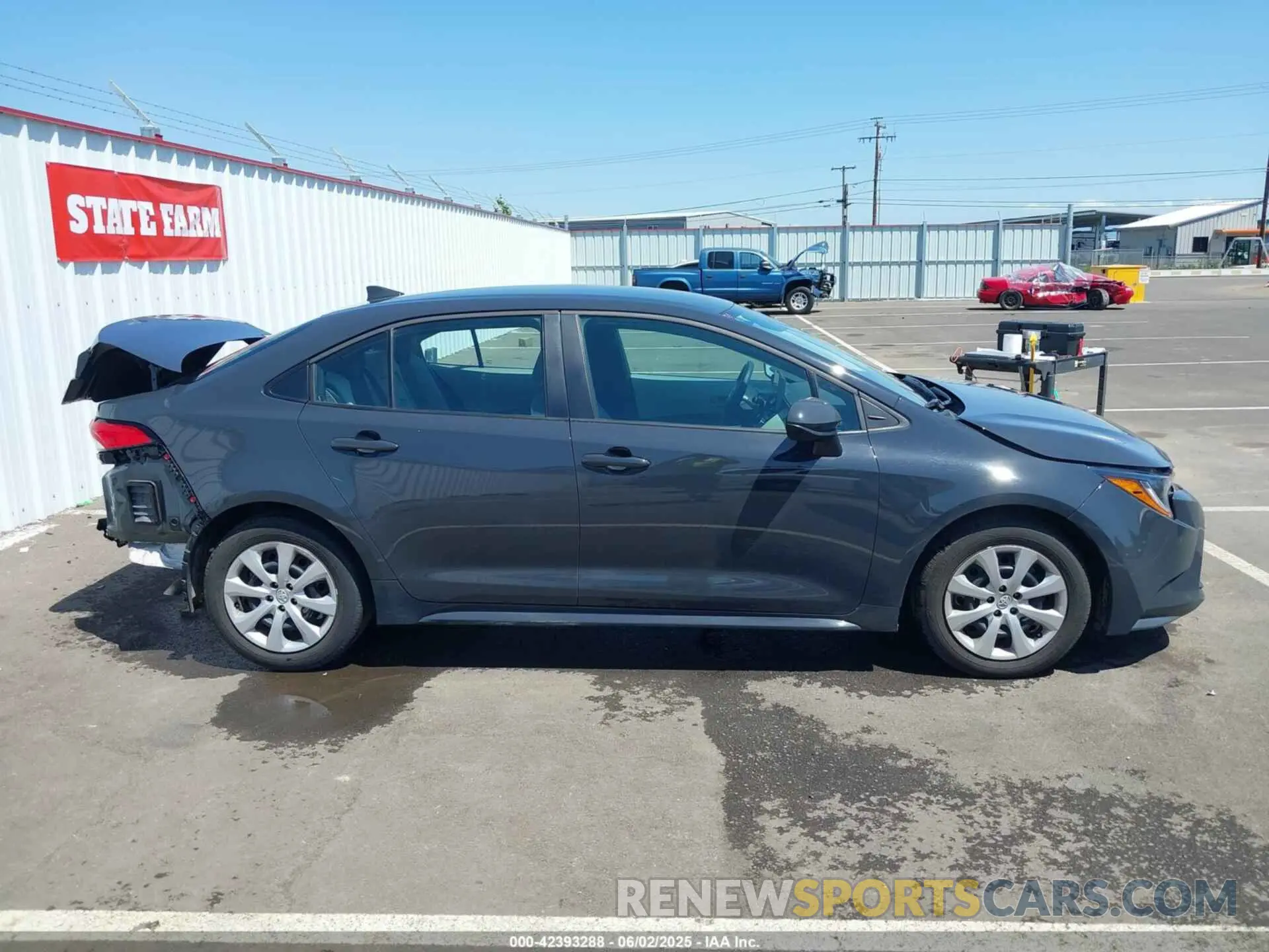 14 Photograph of a damaged car 5YFB4MDE9RP159838 TOYOTA COROLLA 2024