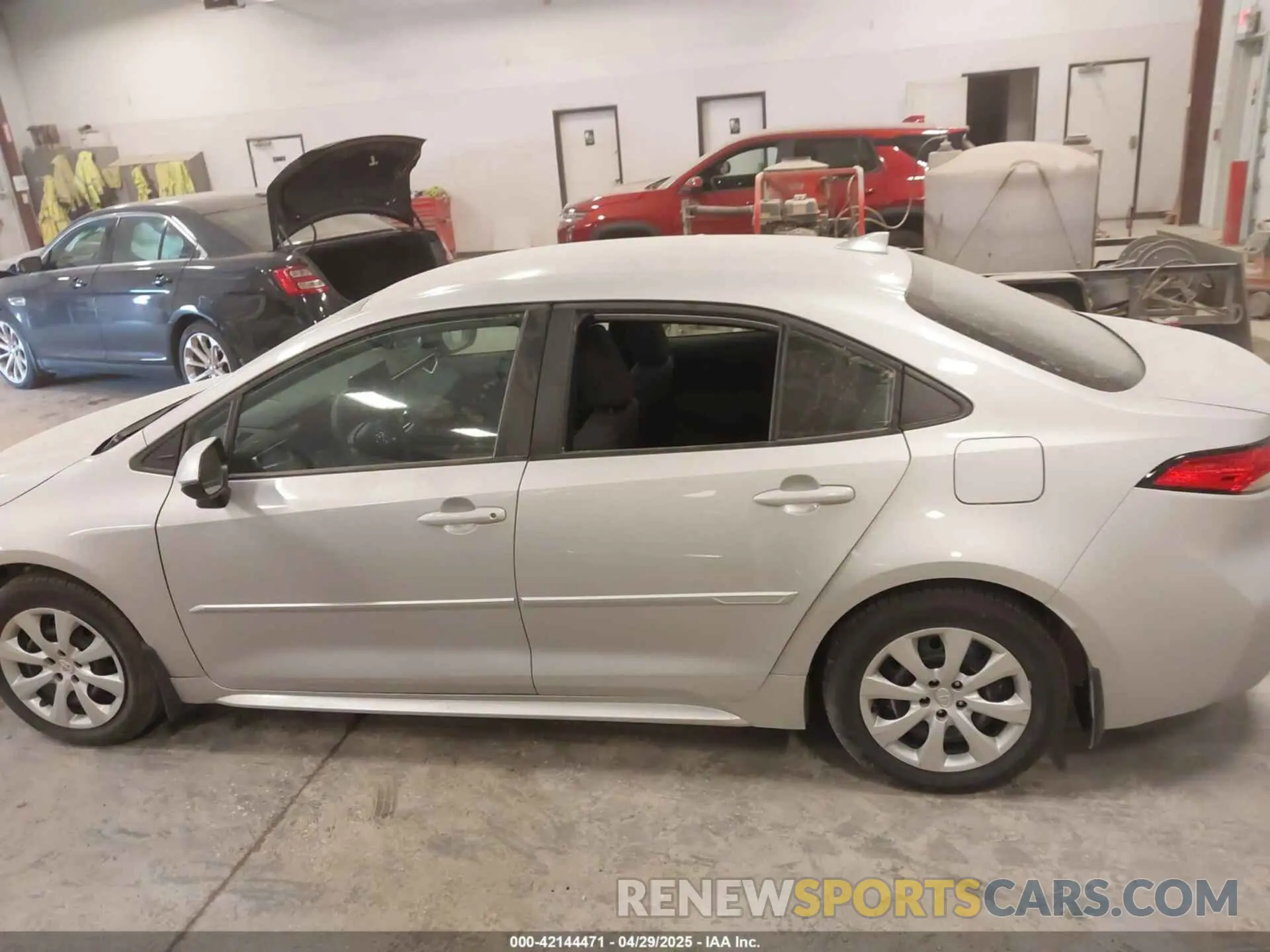 14 Photograph of a damaged car 5YFB4MDEXRP088942 TOYOTA COROLLA 2024