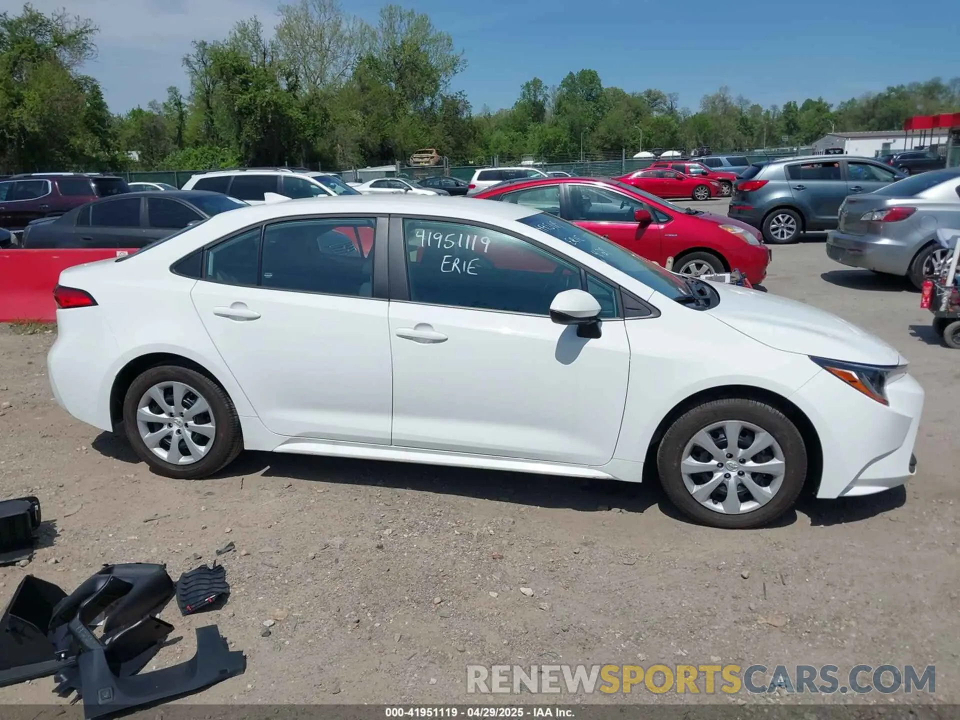 14 Photograph of a damaged car 5YFB4MDEXRP183209 TOYOTA COROLLA 2024