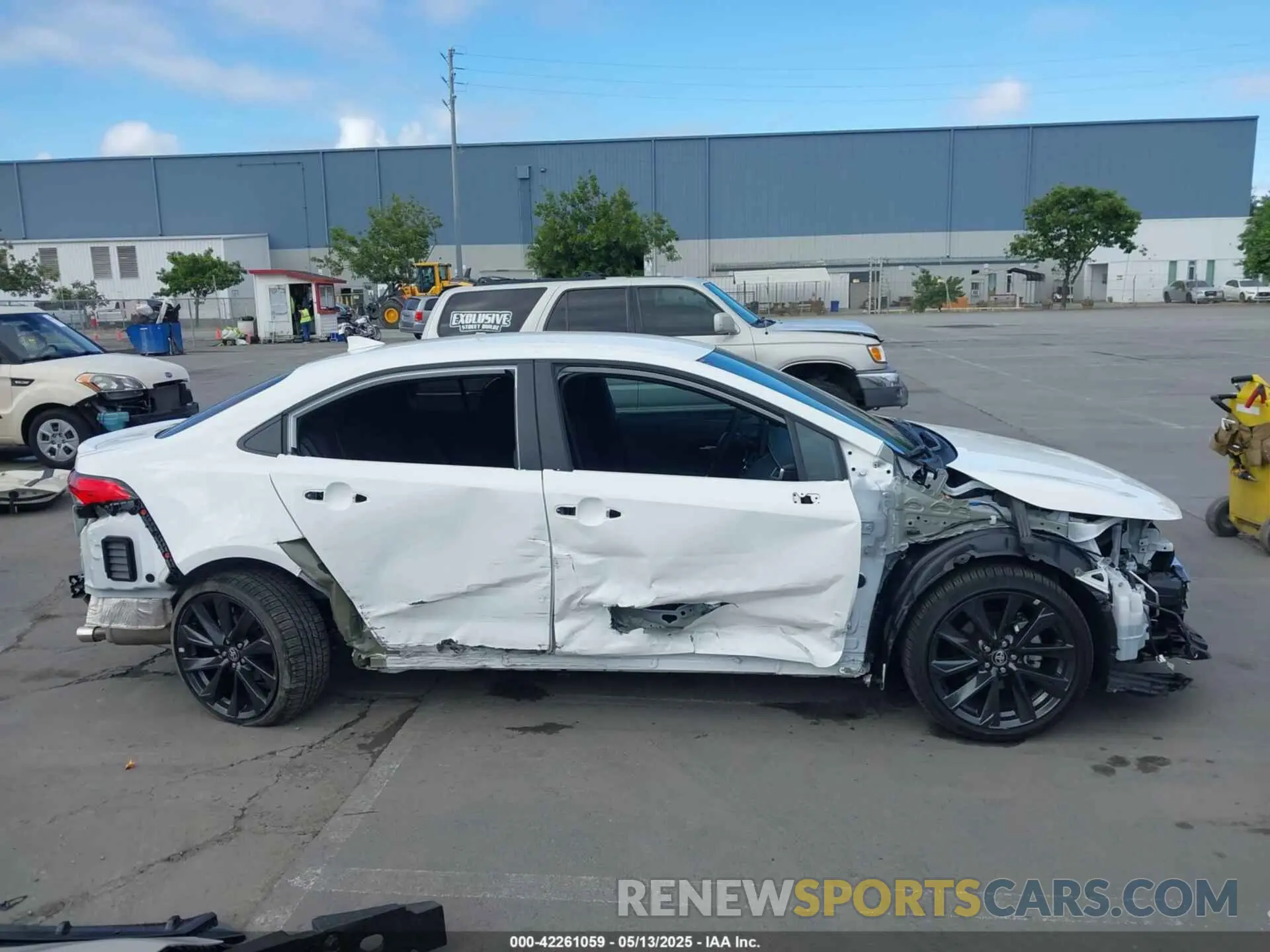 14 Photograph of a damaged car 5YFS4MCE0RP203680 TOYOTA COROLLA 2024