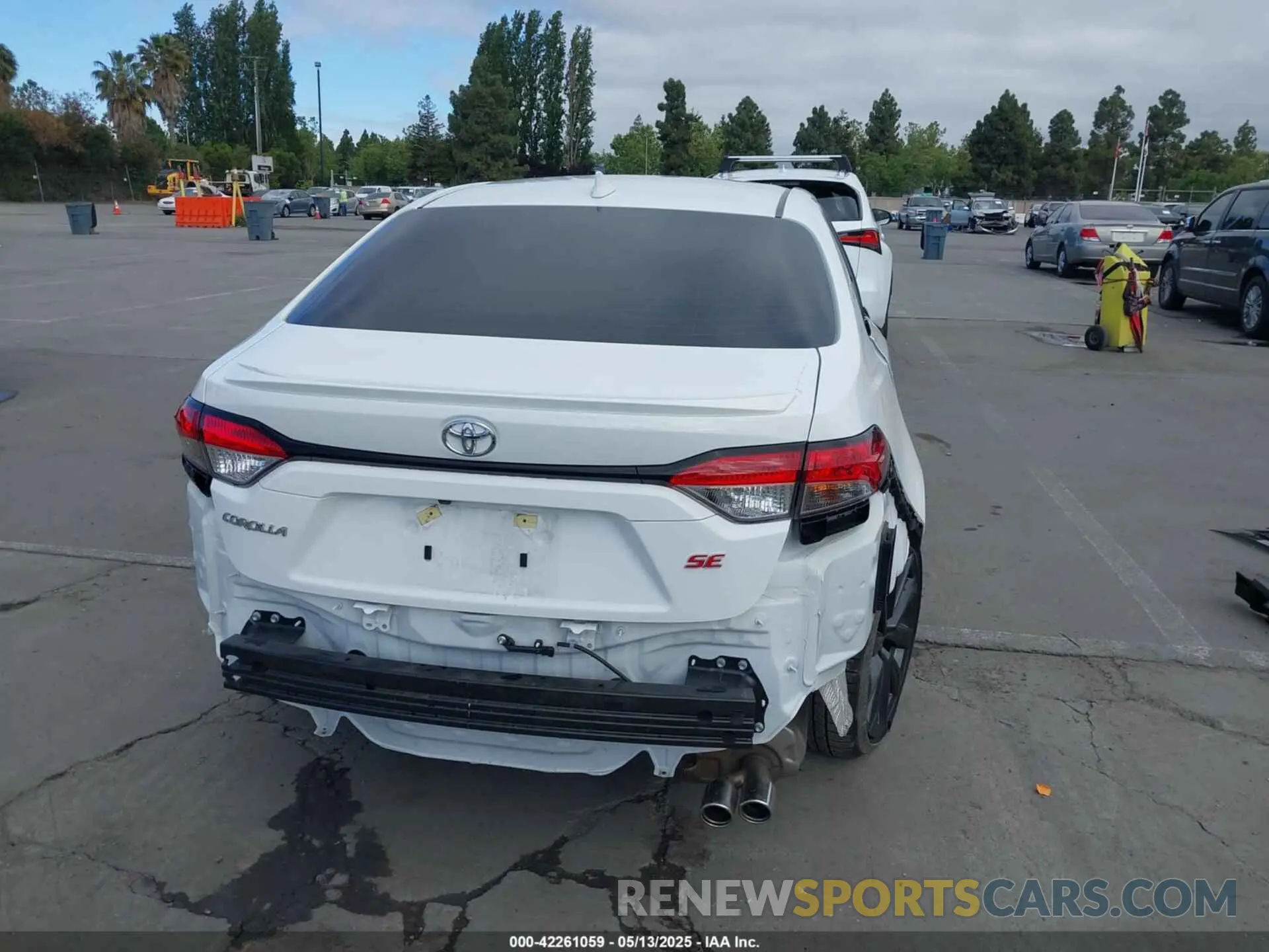 19 Photograph of a damaged car 5YFS4MCE0RP203680 TOYOTA COROLLA 2024