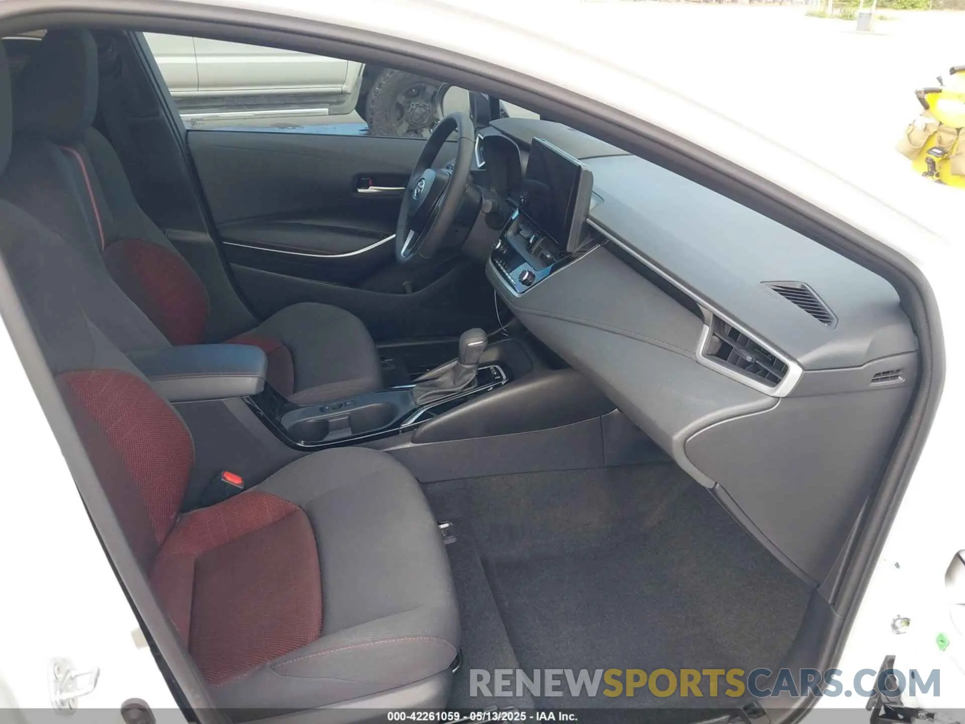 5 Photograph of a damaged car 5YFS4MCE0RP203680 TOYOTA COROLLA 2024