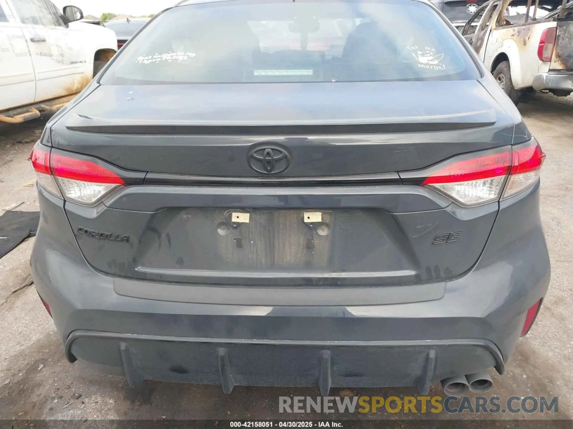 16 Photograph of a damaged car 5YFS4MCE4RP168674 TOYOTA COROLLA 2024
