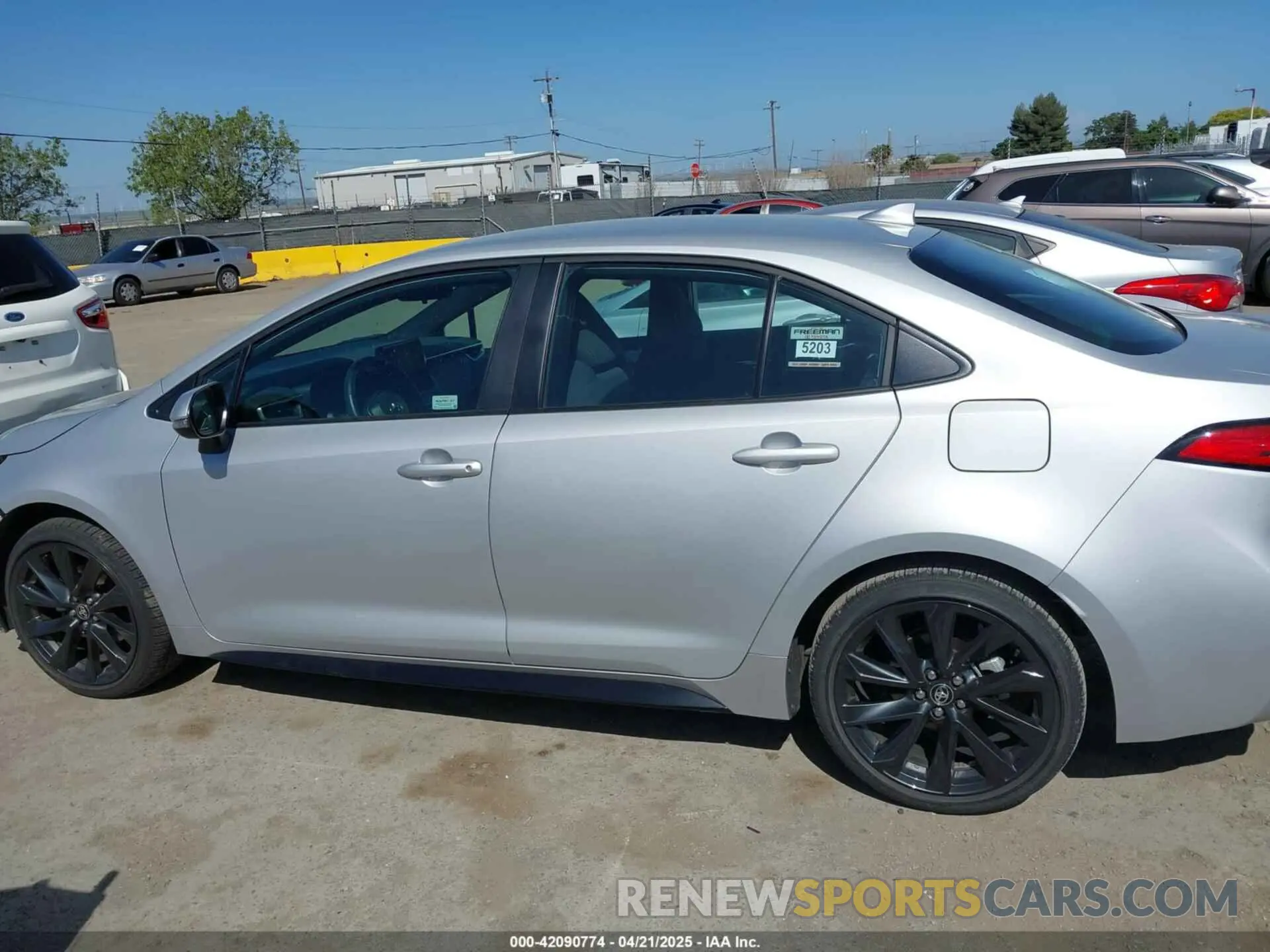 15 Photograph of a damaged car 5YFS4MCE4RP177083 TOYOTA COROLLA 2024