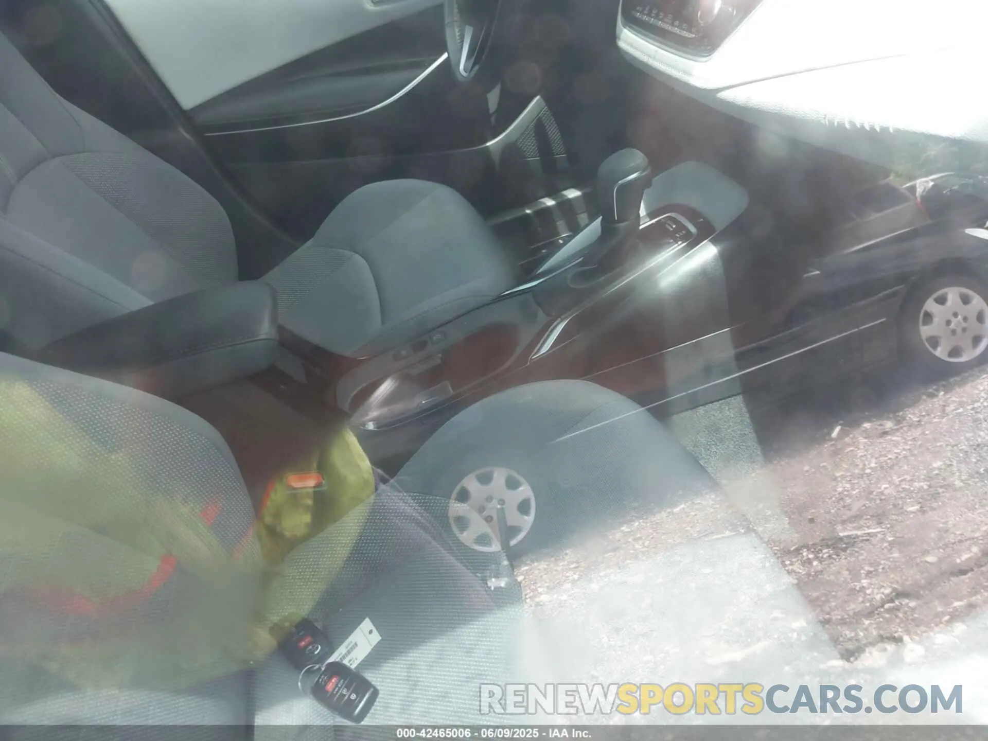 5 Photograph of a damaged car 5YFS4MCE4RP189055 TOYOTA COROLLA 2024