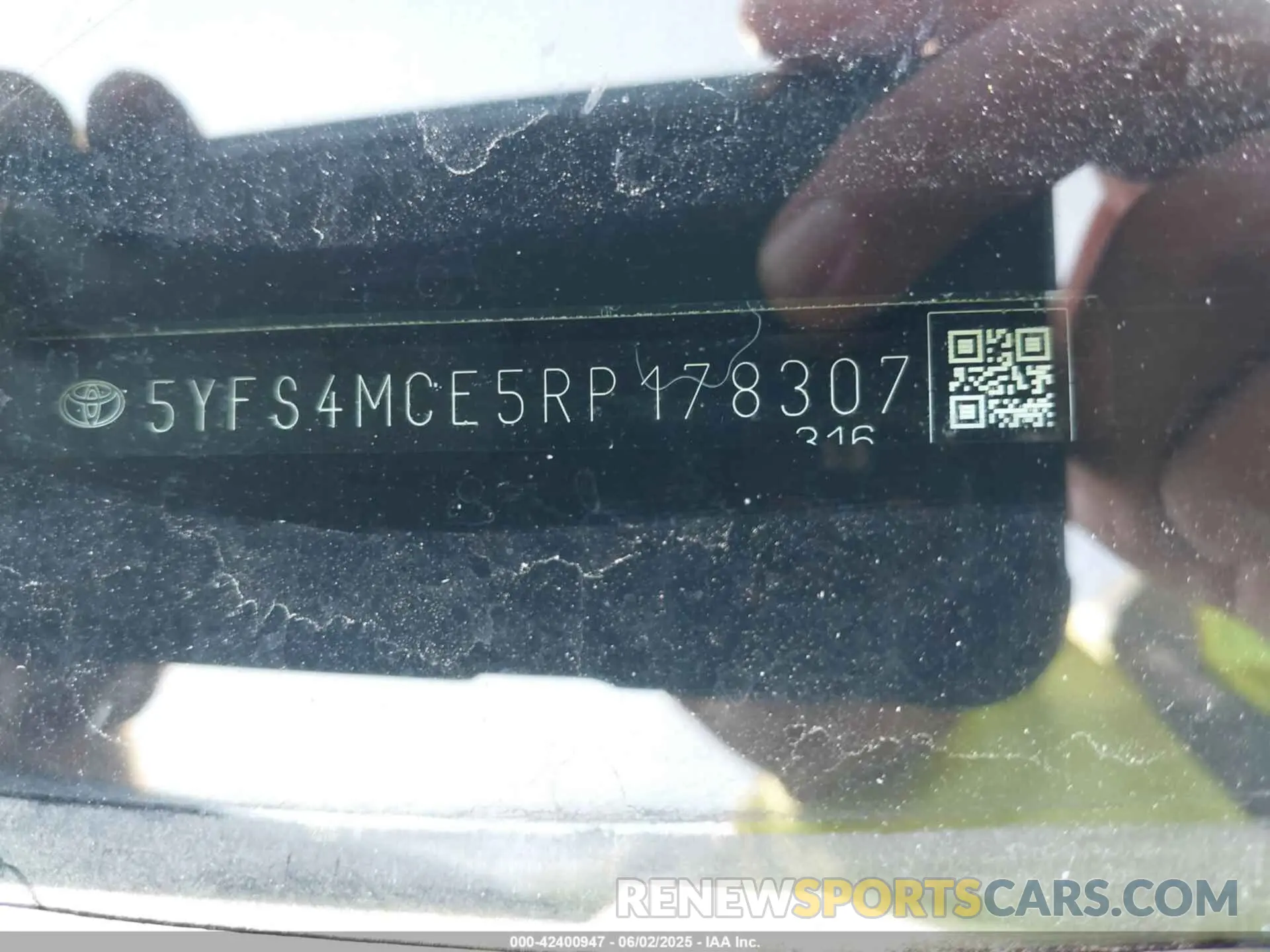 17 Photograph of a damaged car 5YFS4MCE5RP178307 TOYOTA COROLLA 2024