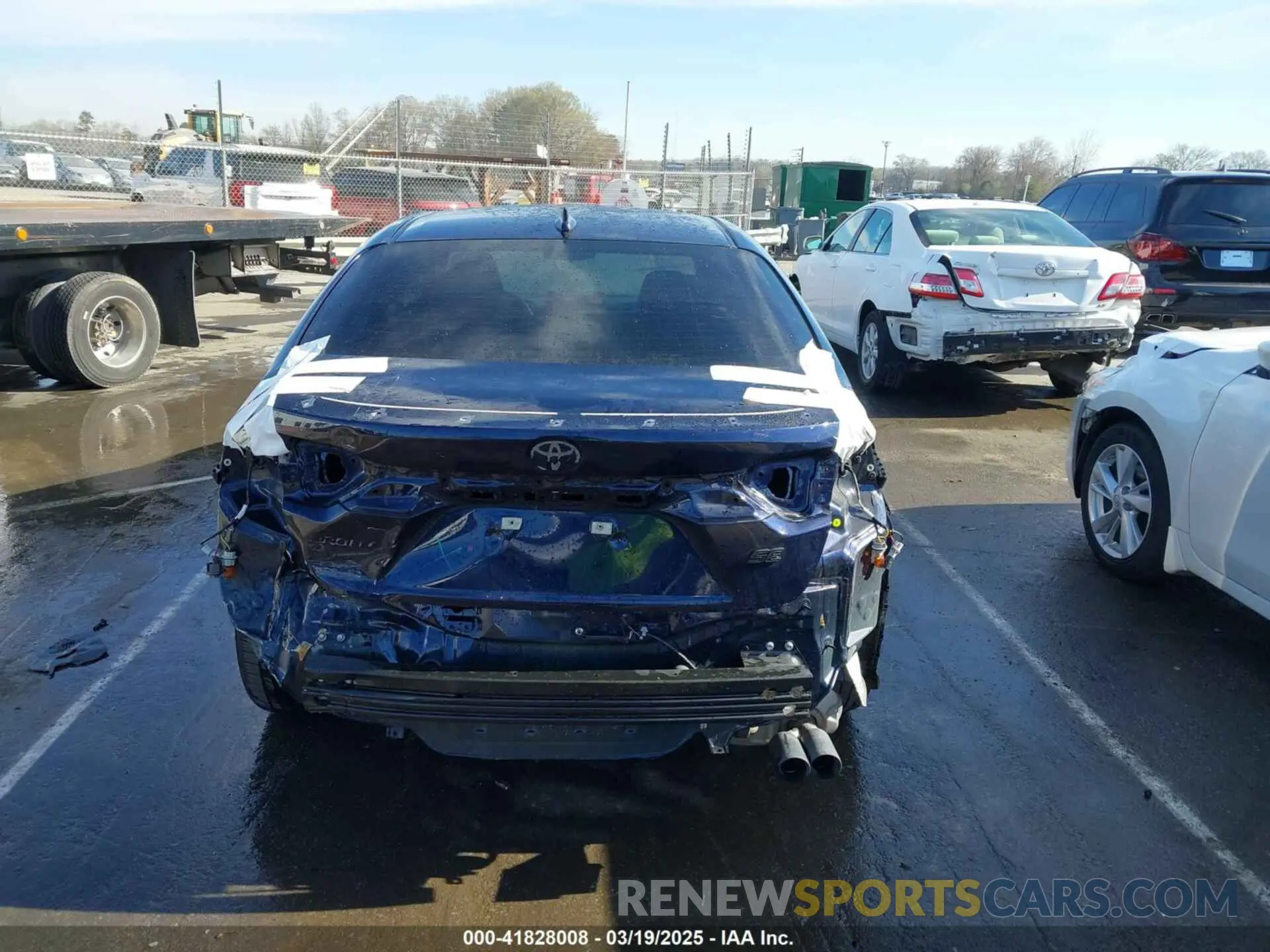 16 Photograph of a damaged car 5YFS4MCE5RP181272 TOYOTA COROLLA 2024