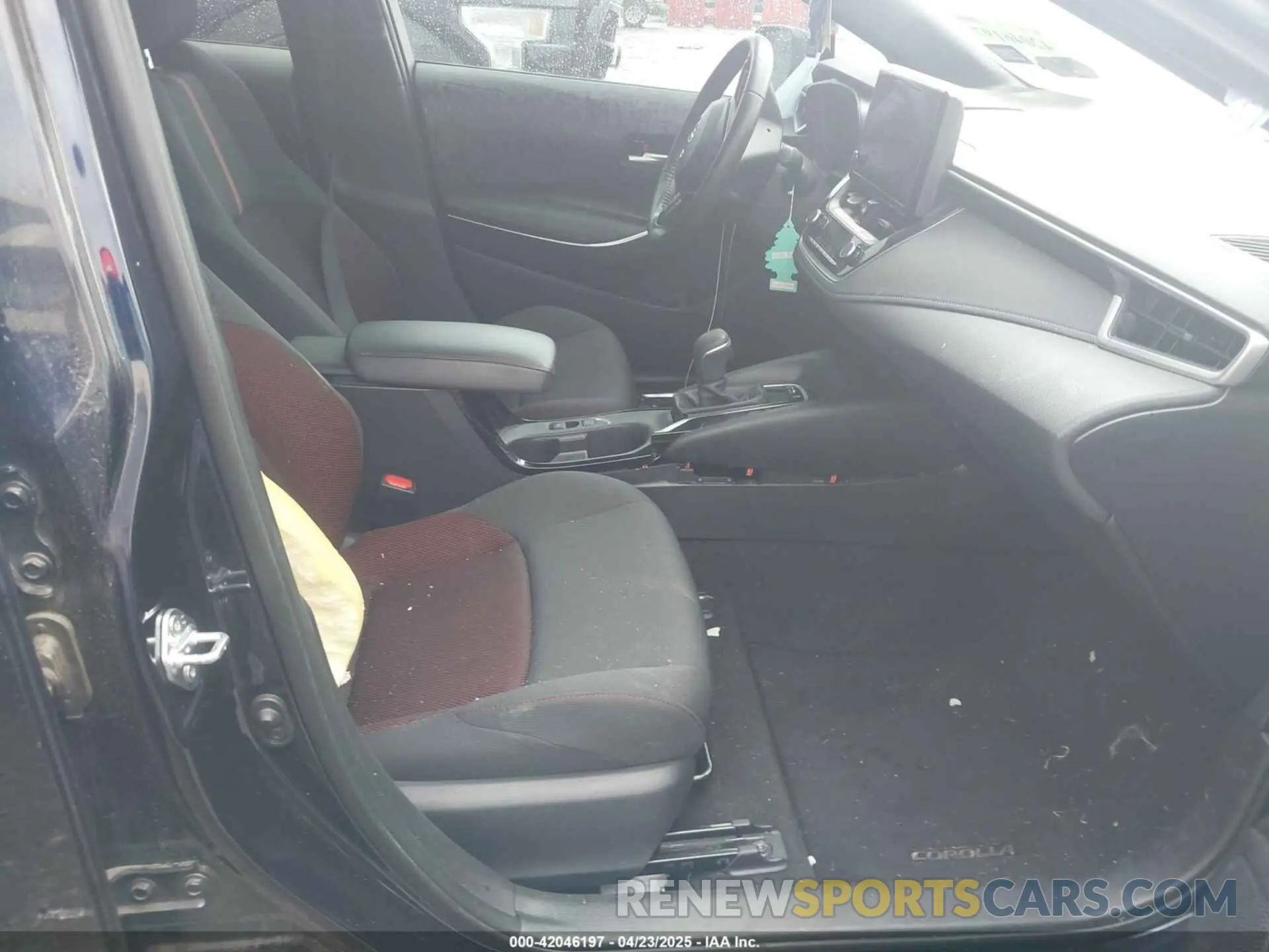 5 Photograph of a damaged car 5YFS4MCE5RP195978 TOYOTA COROLLA 2024